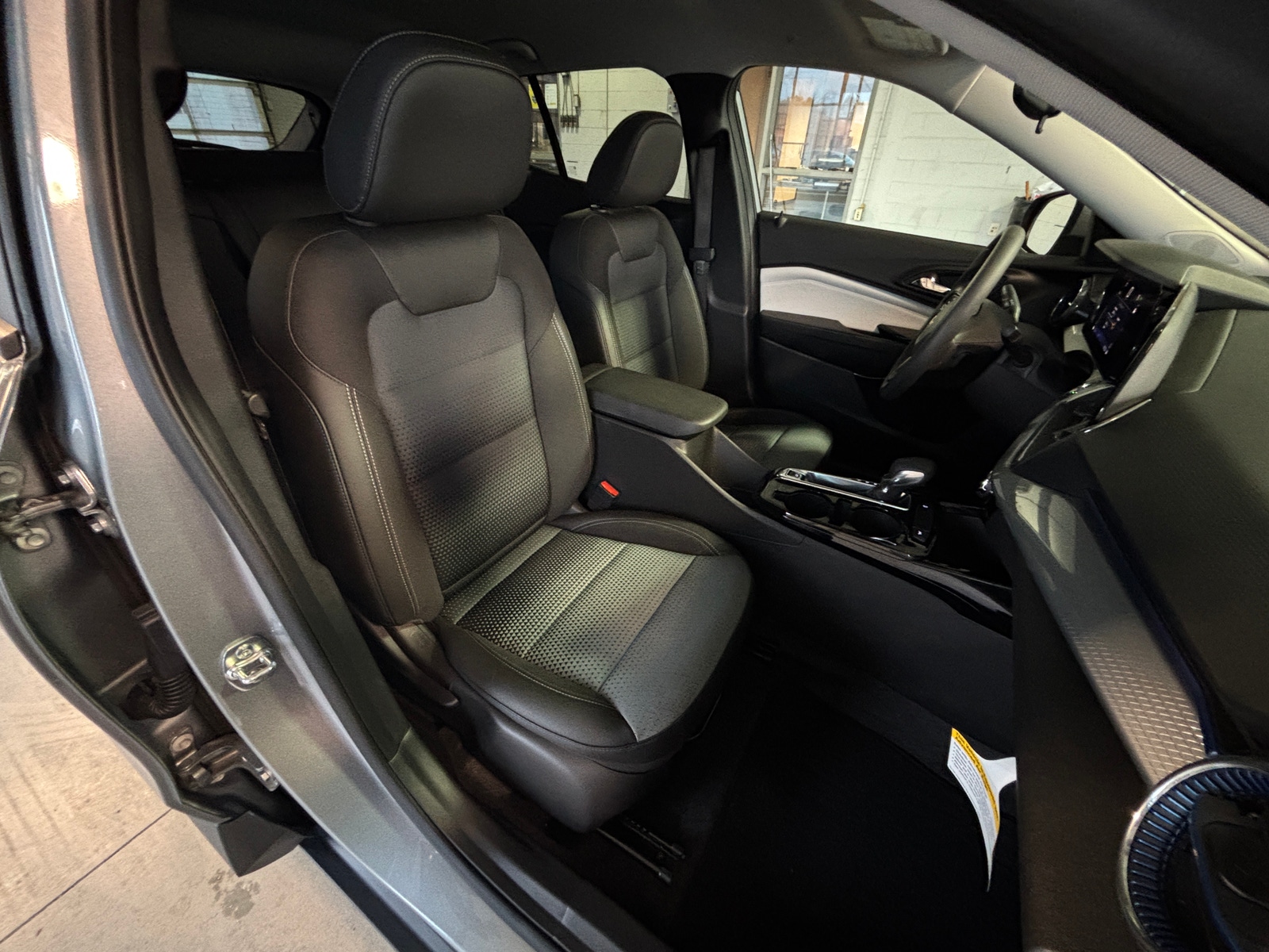 Thumbnail: 2025 Chevrolet Trax - 2