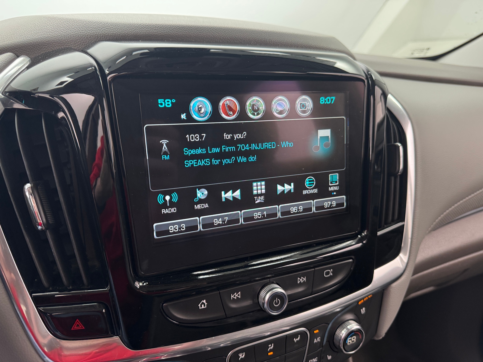 Thumbnail: 2019 Chevrolet Traverse - 3