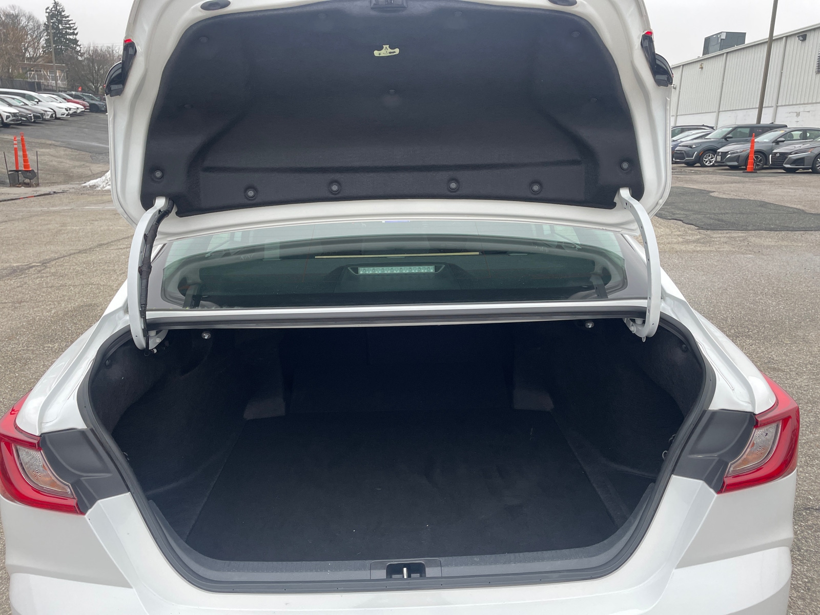 Thumbnail: 2025 Toyota Camry - 6