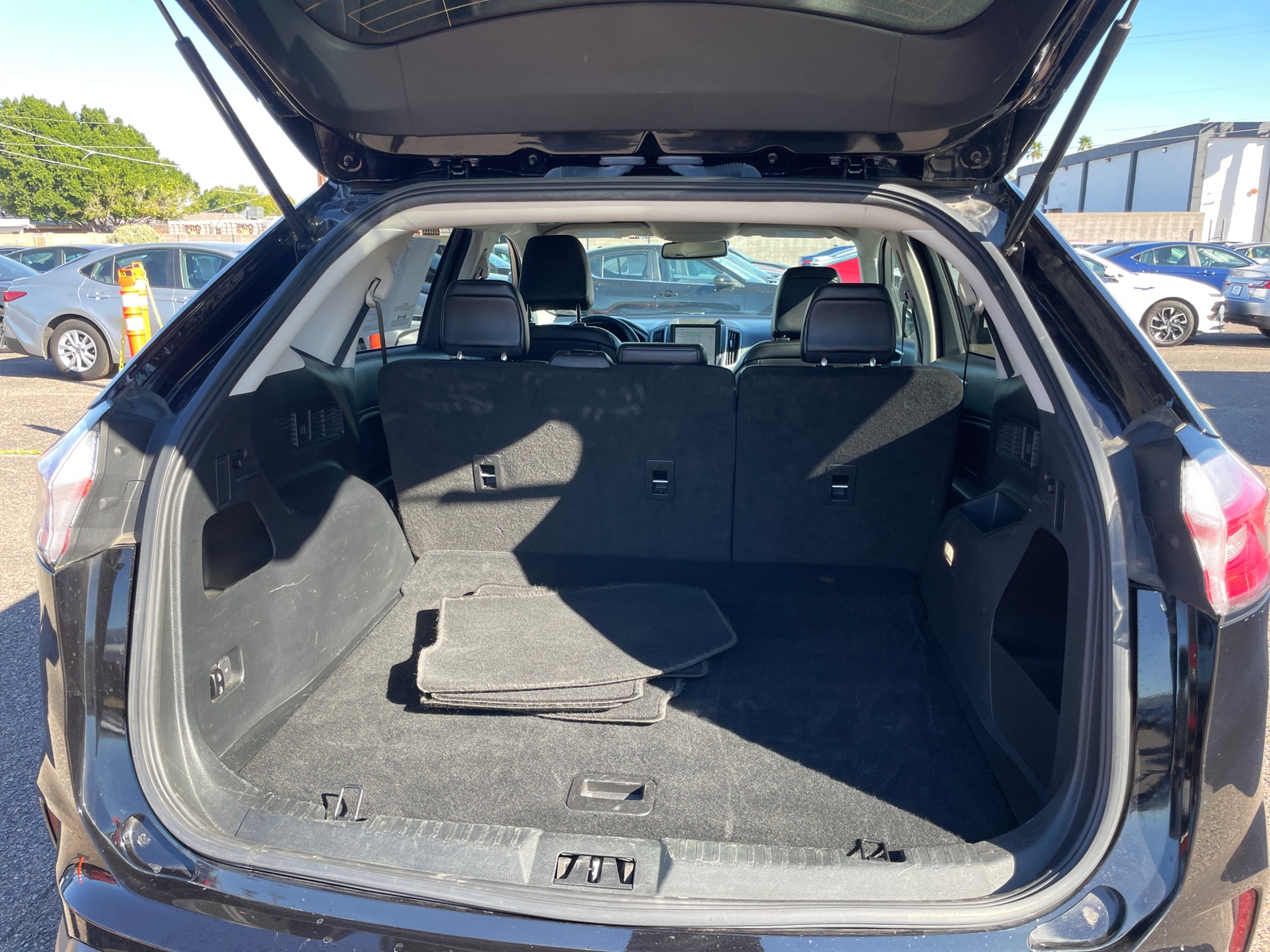 Thumbnail: 2023 Ford Edge - 6