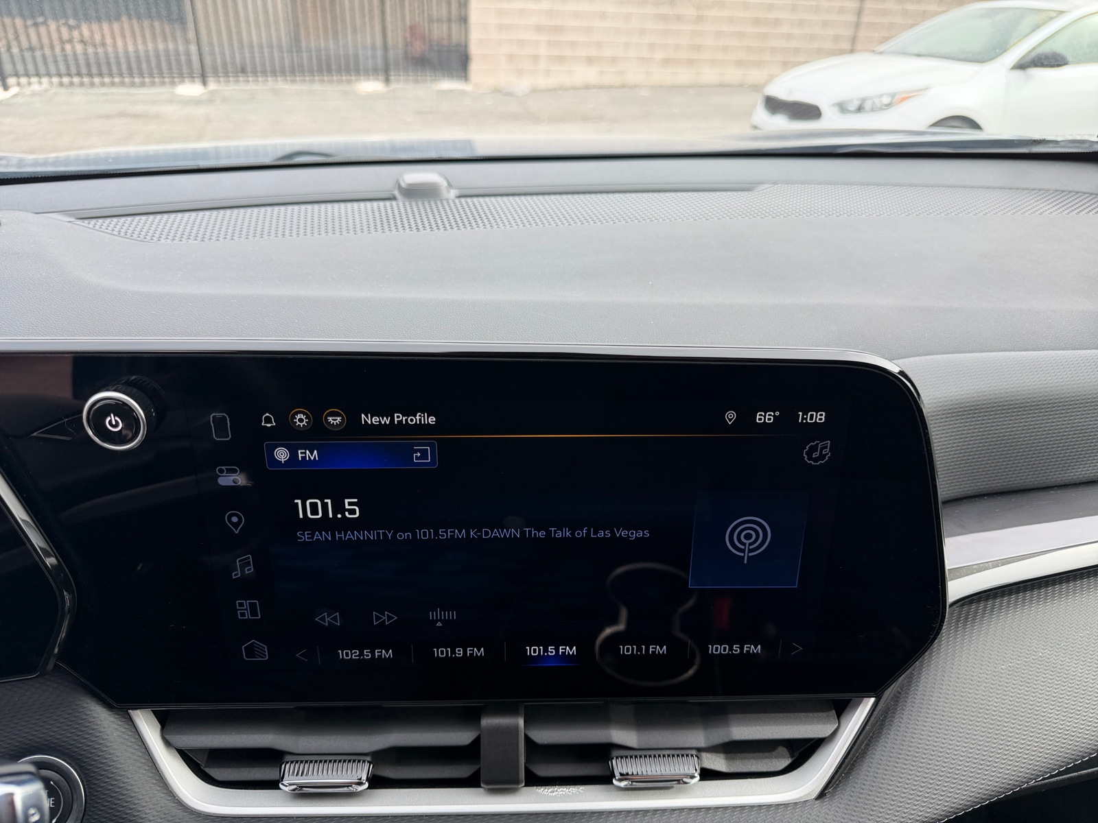 Thumbnail: 2025 Chevrolet Equinox - 4