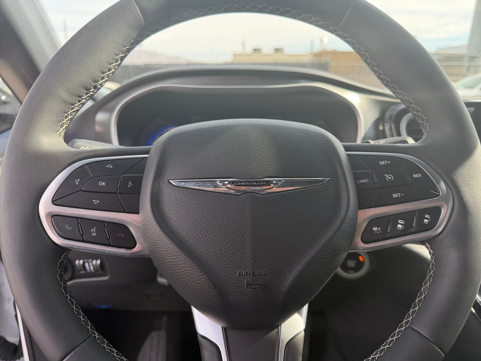 Thumbnail: 2025 Chrysler Pacifica - 5