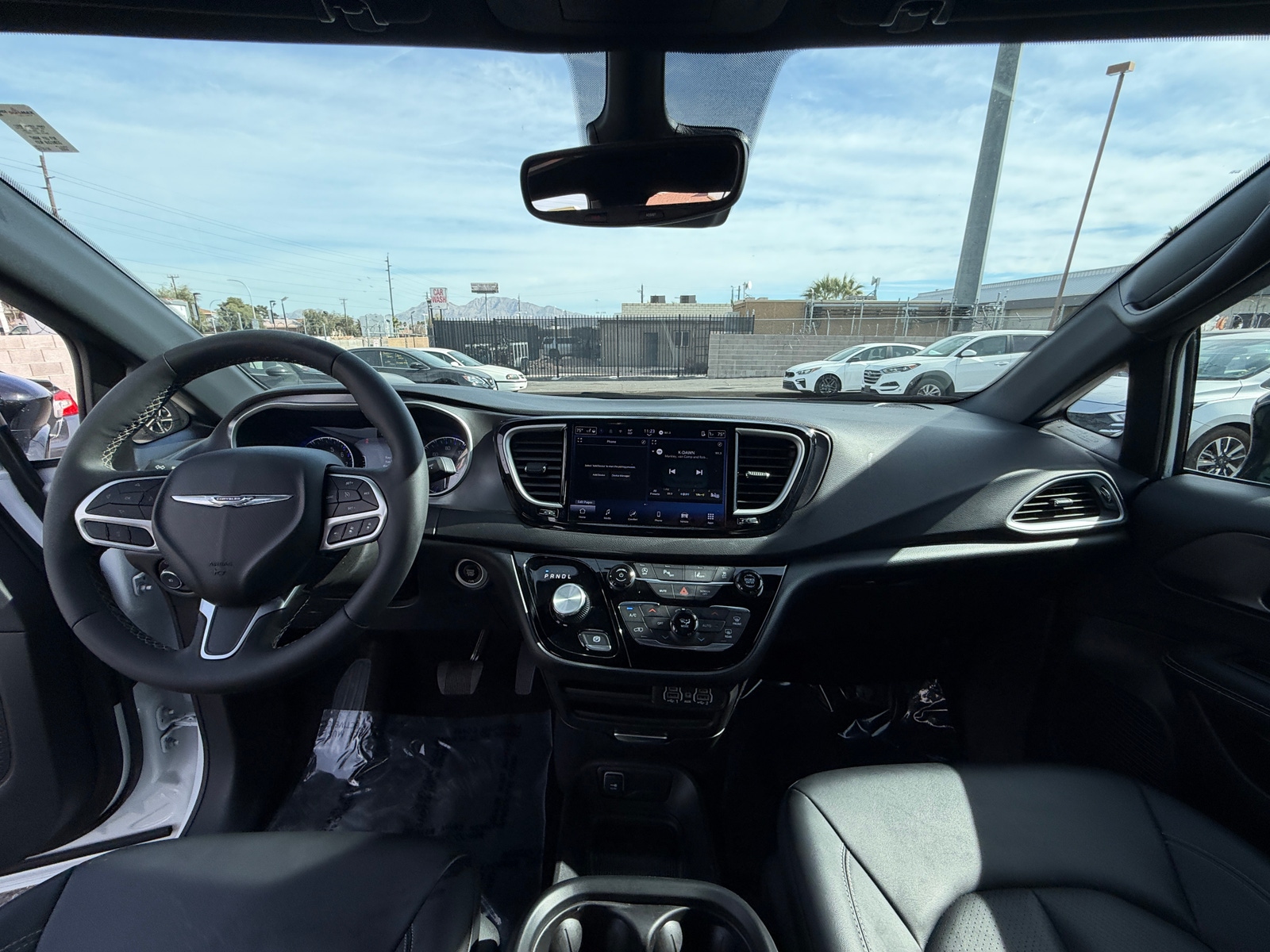 Thumbnail: 2025 Chrysler Pacifica - 3