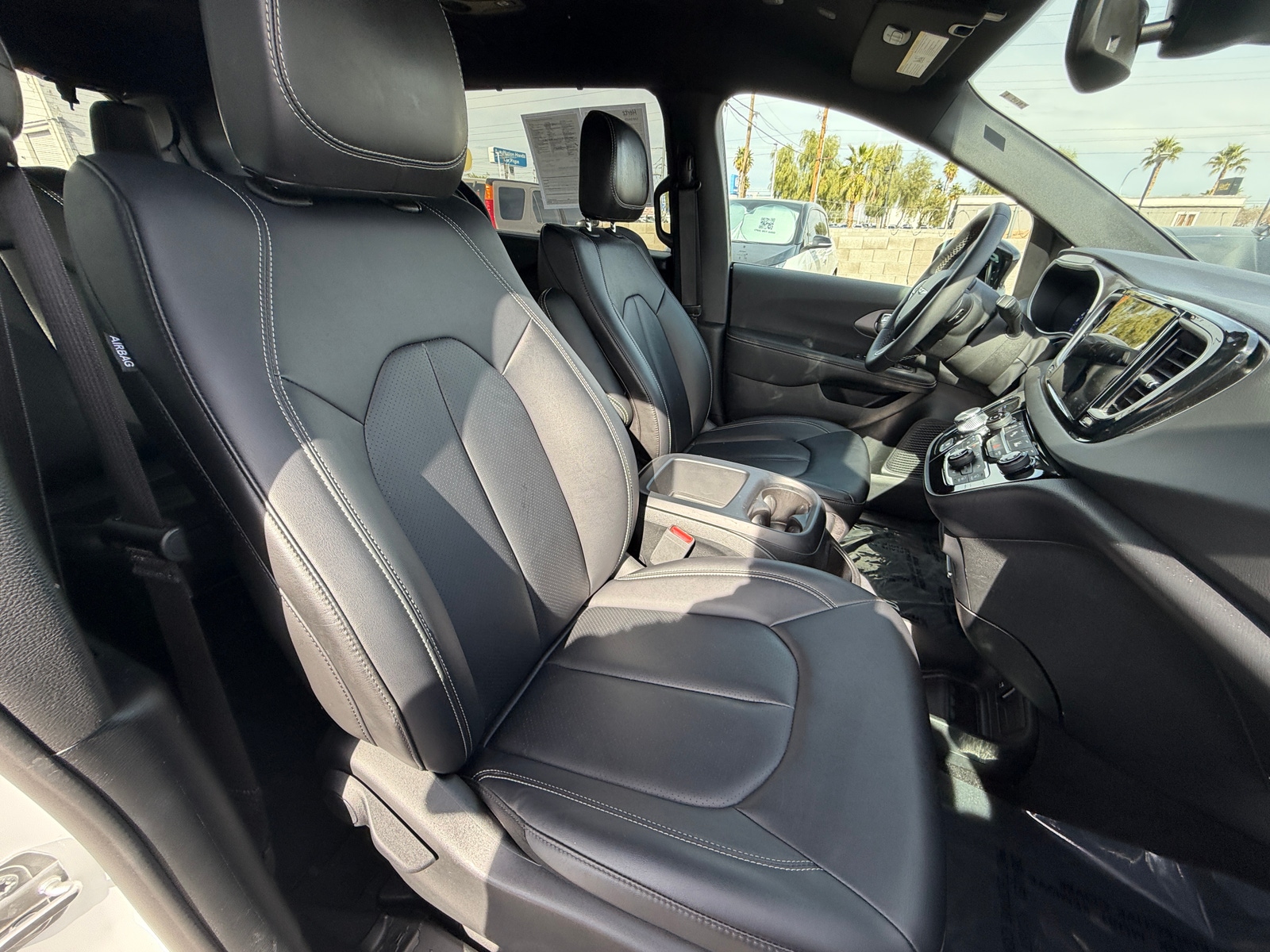 Thumbnail: 2025 Chrysler Pacifica - 2