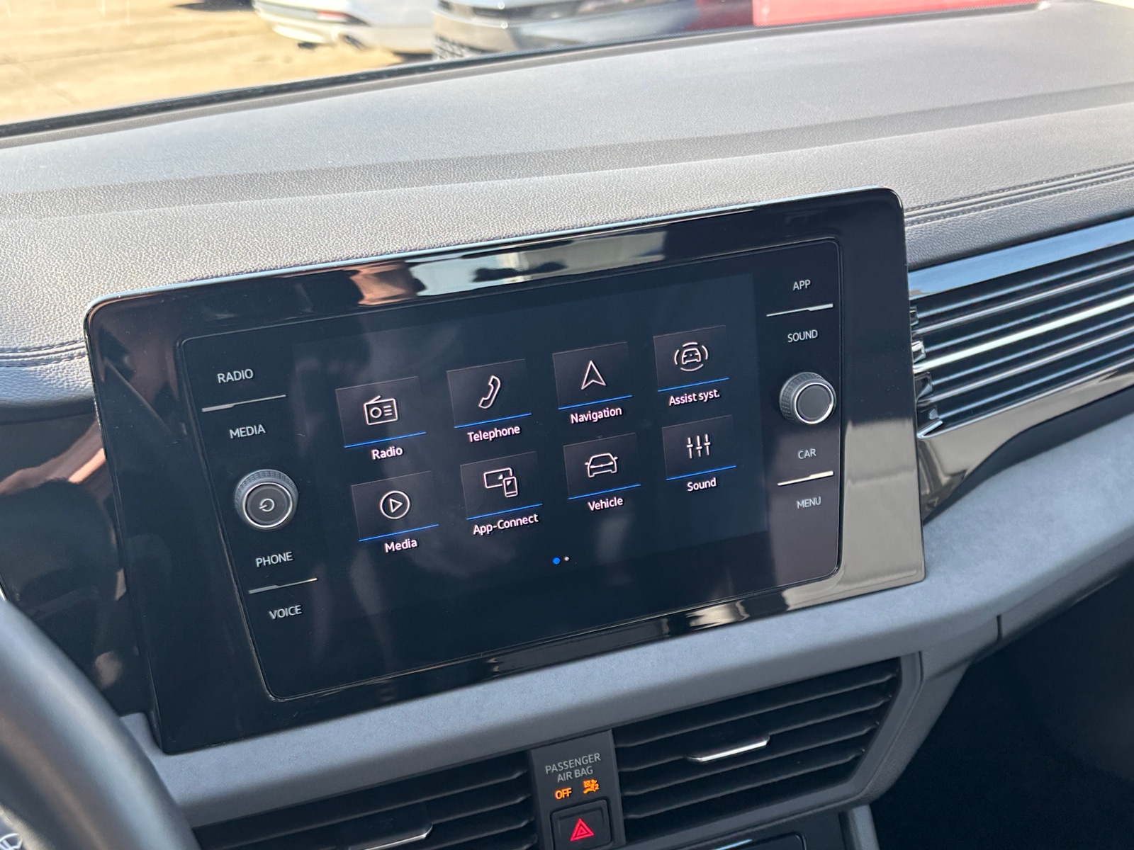 Thumbnail: 2025 Volkswagen Jetta - 3