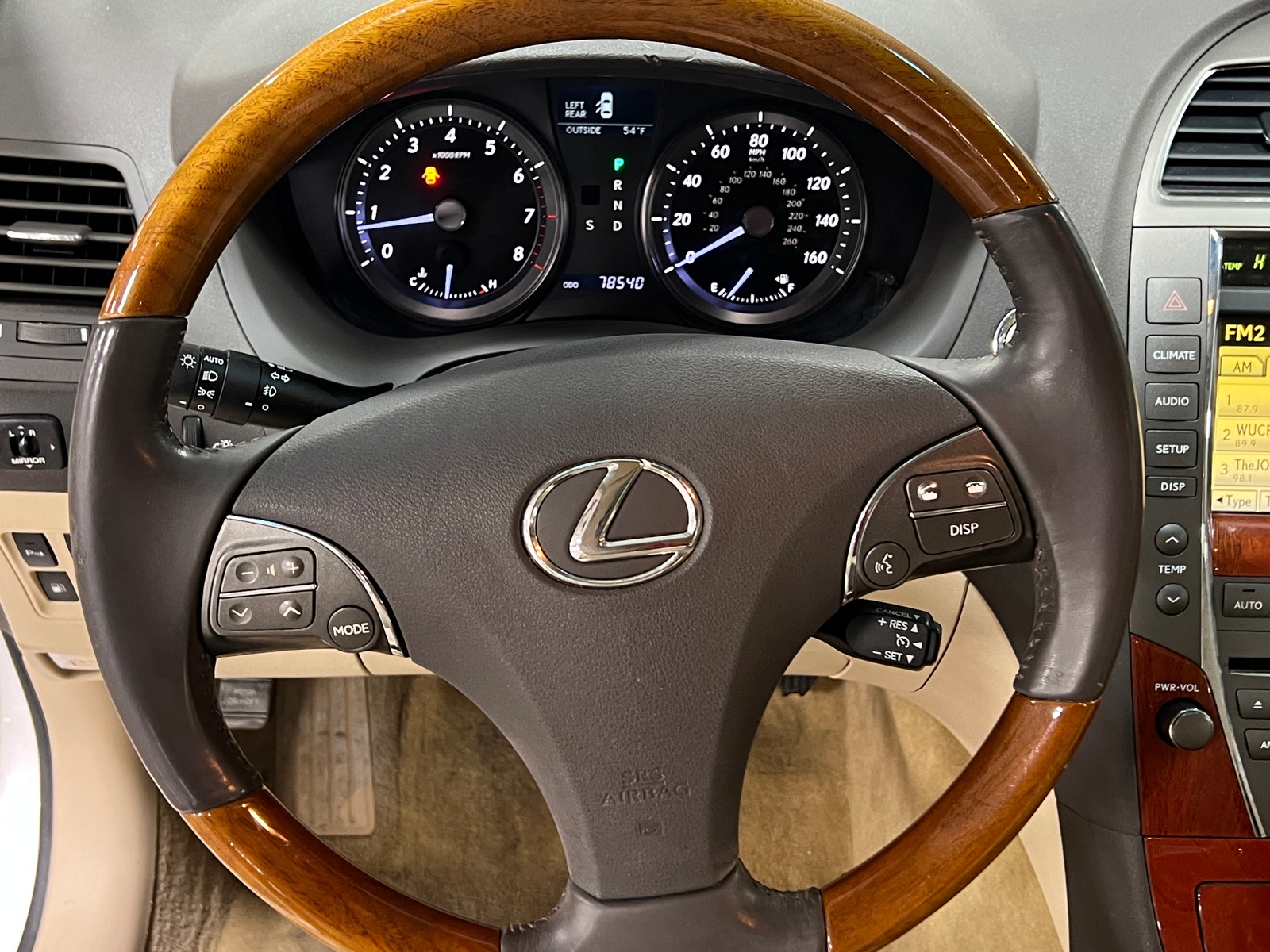 Thumbnail: 2010 Lexus ES - 4