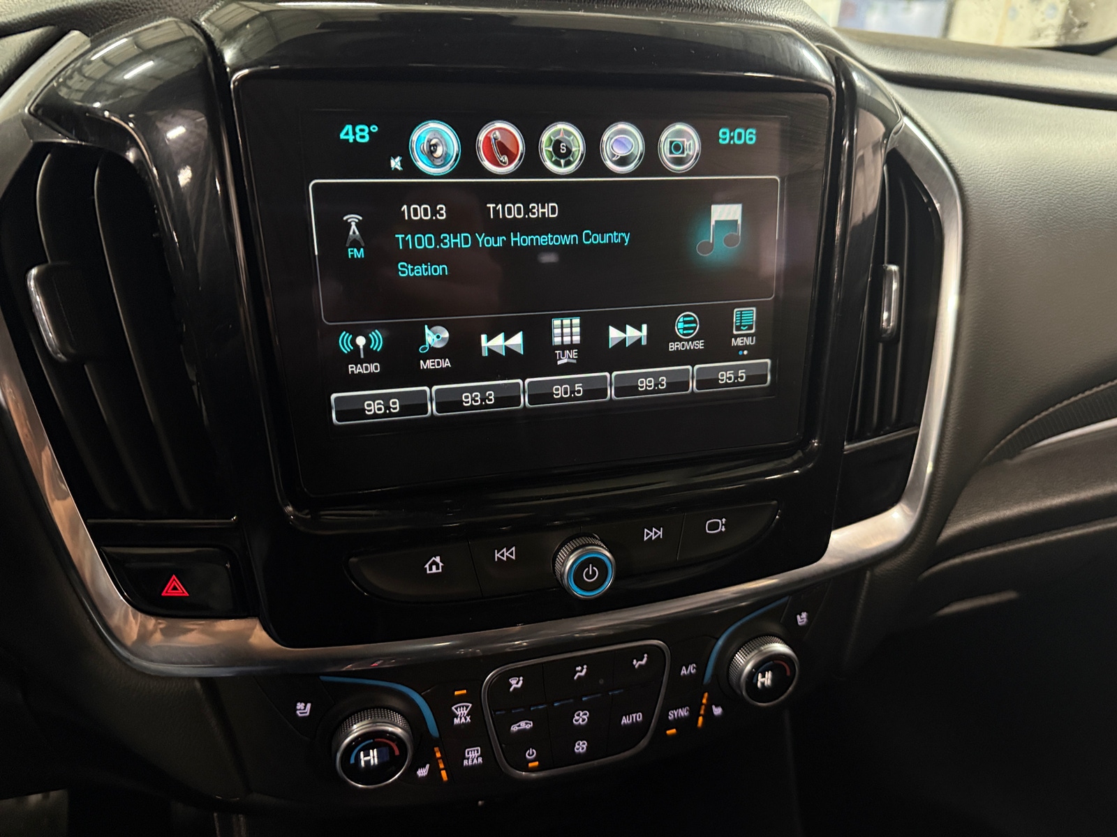 Thumbnail: 2018 Chevrolet Traverse - 3