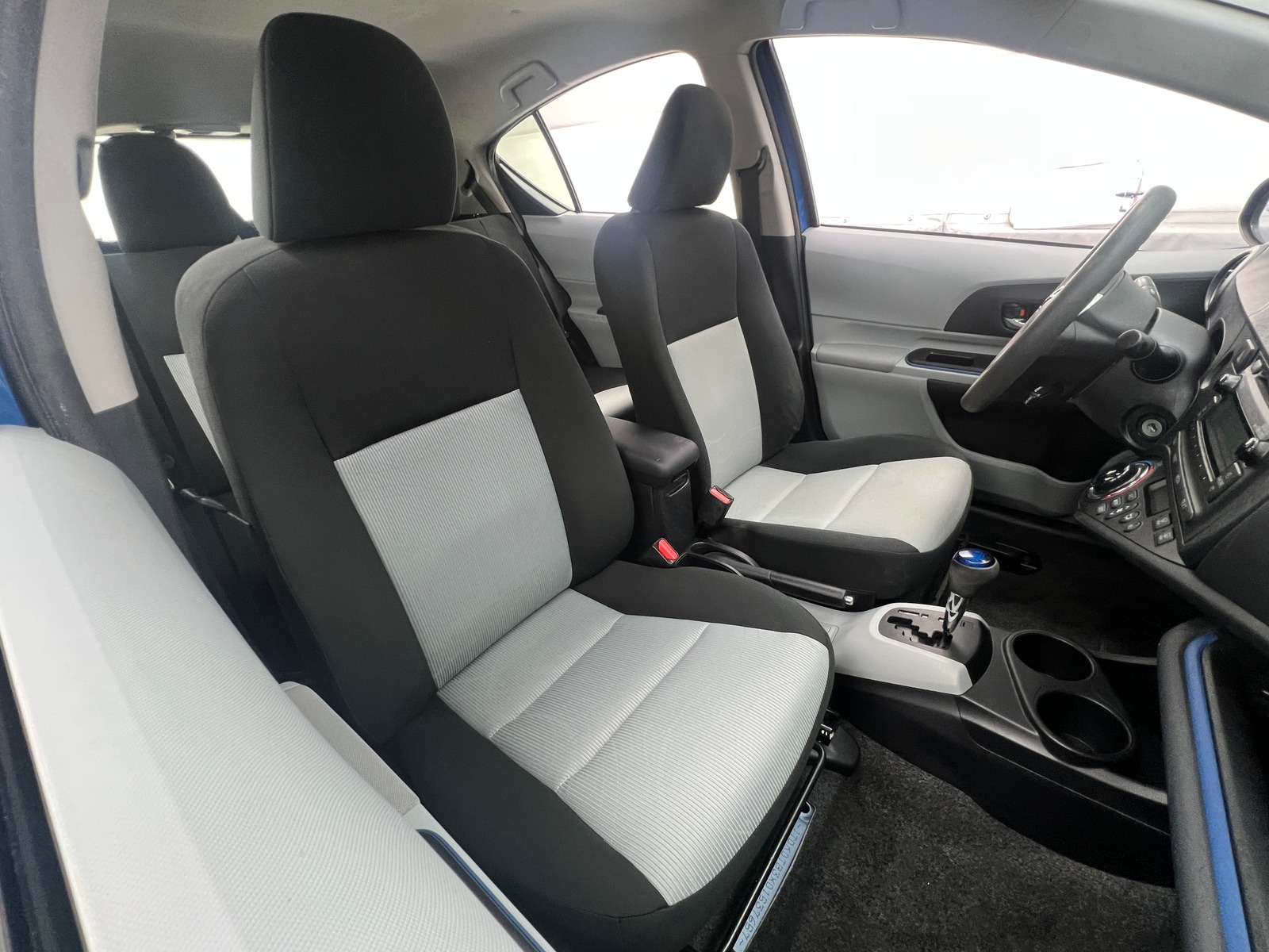 Thumbnail: 2013 Toyota Prius c - 2