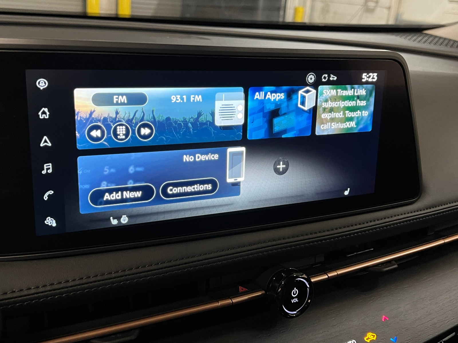 Thumbnail: 2025 Nissan Ariya - 3