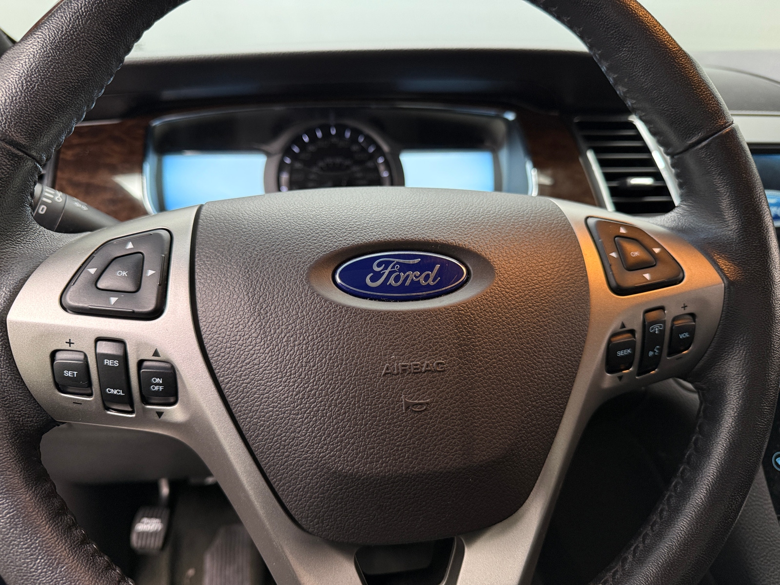 Thumbnail: 2018 Ford Taurus - 4