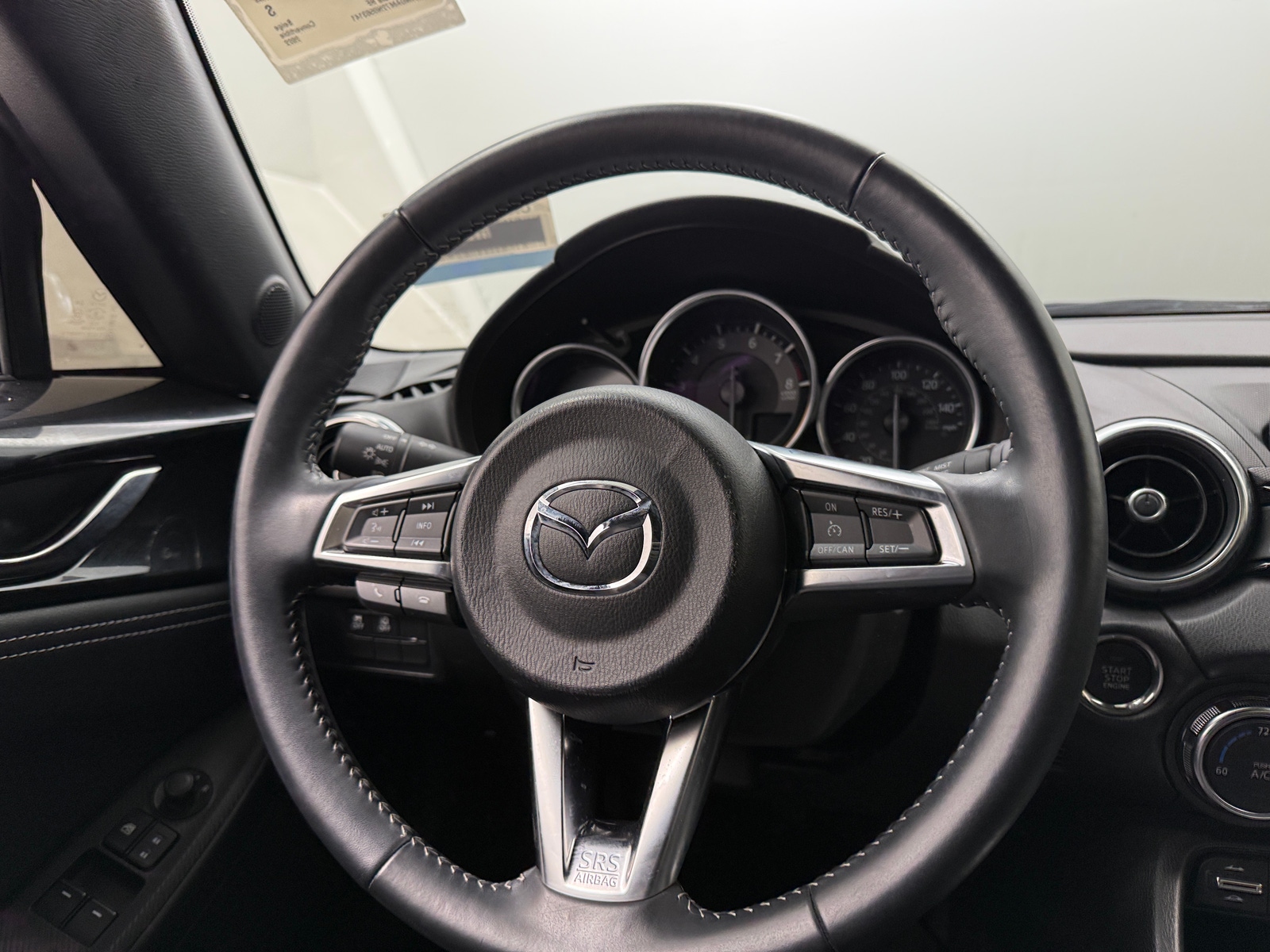 Thumbnail: 2022 Mazda MX-5 Miata - 4