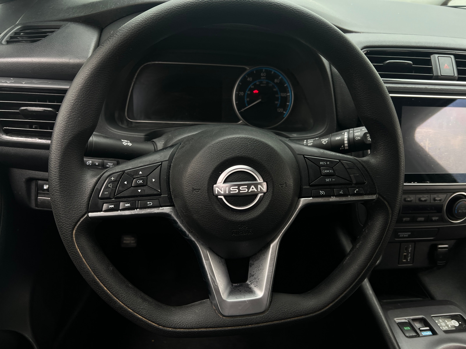 Thumbnail: 2023 Nissan Leaf - 5