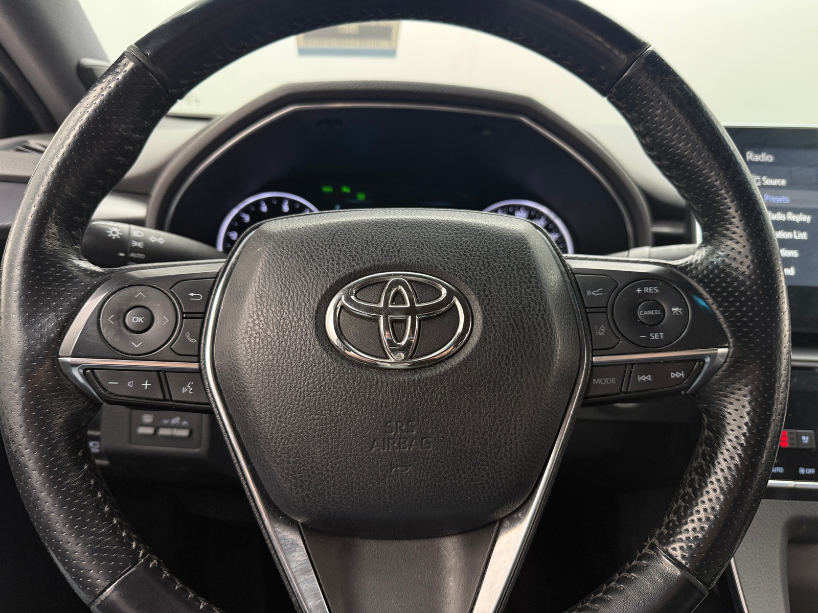 Thumbnail: 2019 Toyota Avalon - 5