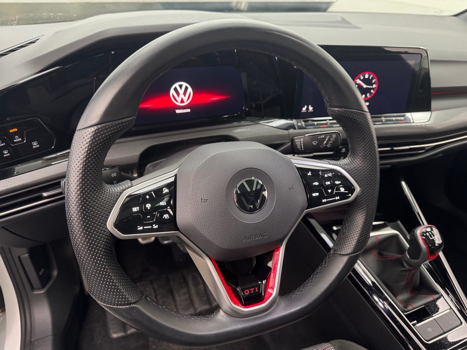 Thumbnail: 2023 Volkswagen Golf - 4