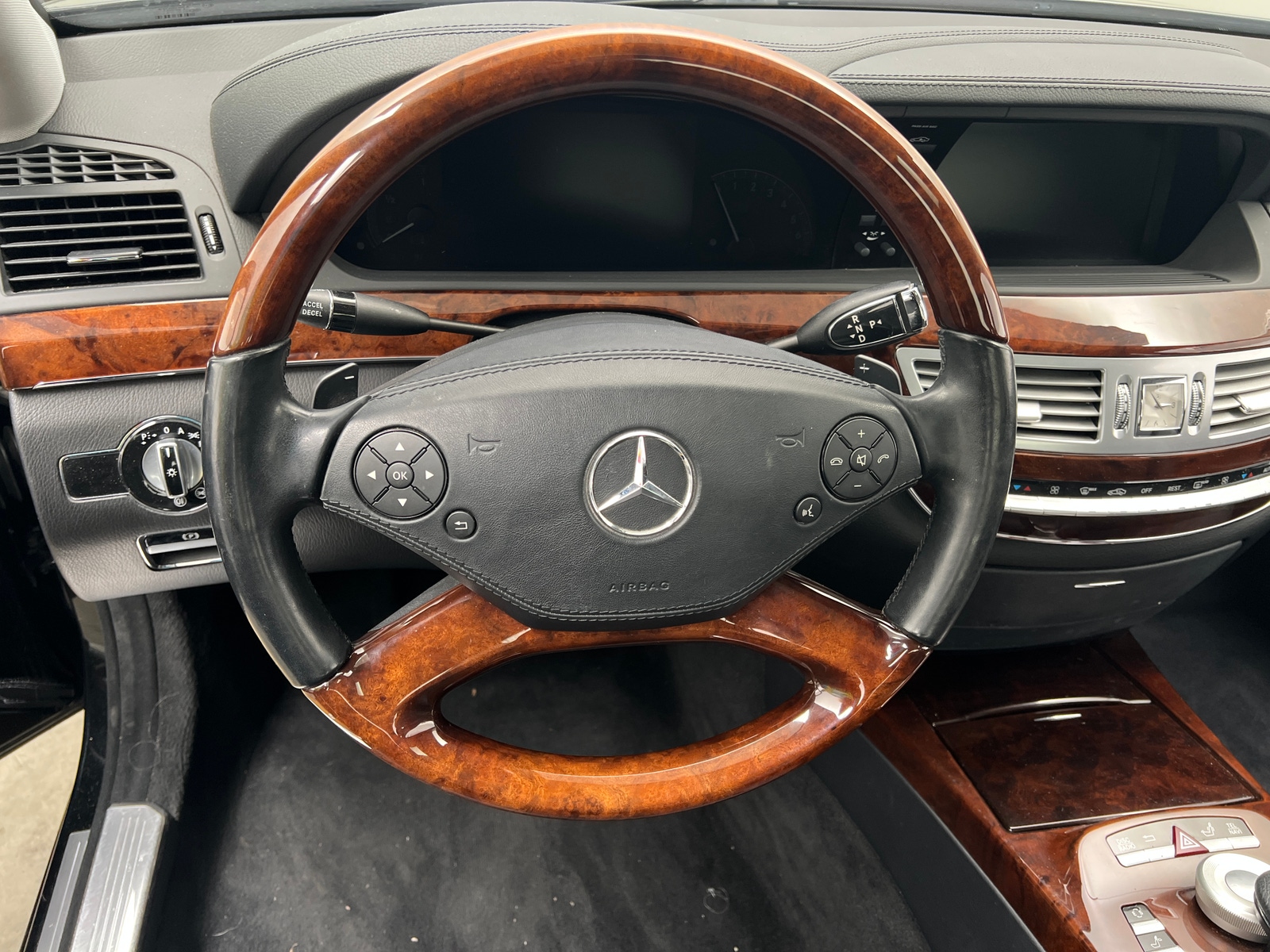 Thumbnail: 2012 Mercedes-Benz S-Class - 4