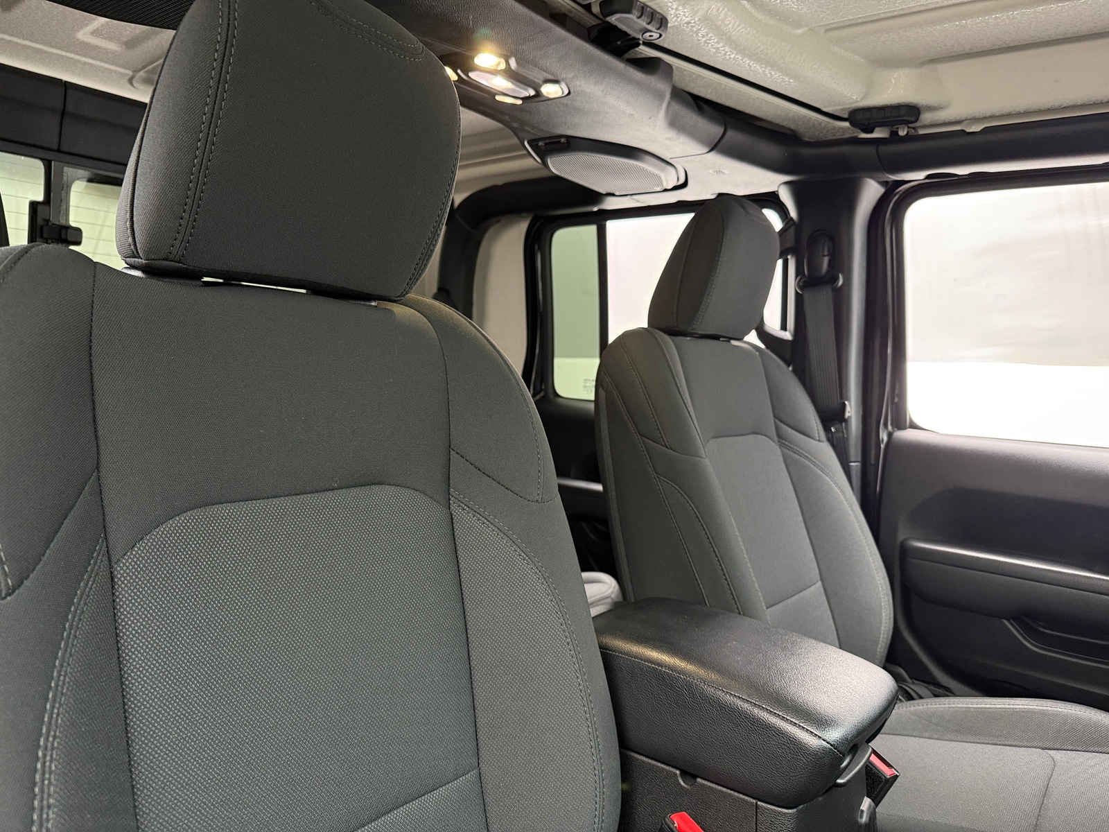 Thumbnail: 2022 Jeep Gladiator - 2