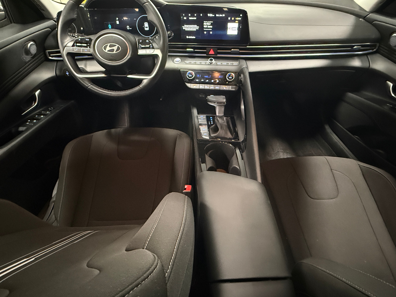 Thumbnail: 2024 Hyundai Elantra - 3