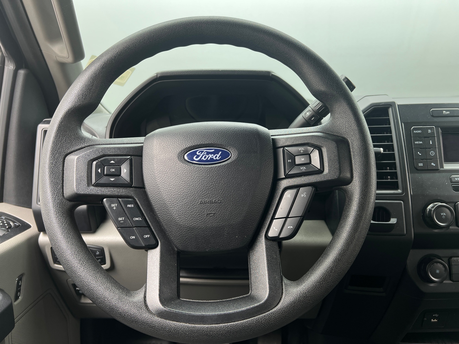 Thumbnail: 2019 Ford Econoline - 5