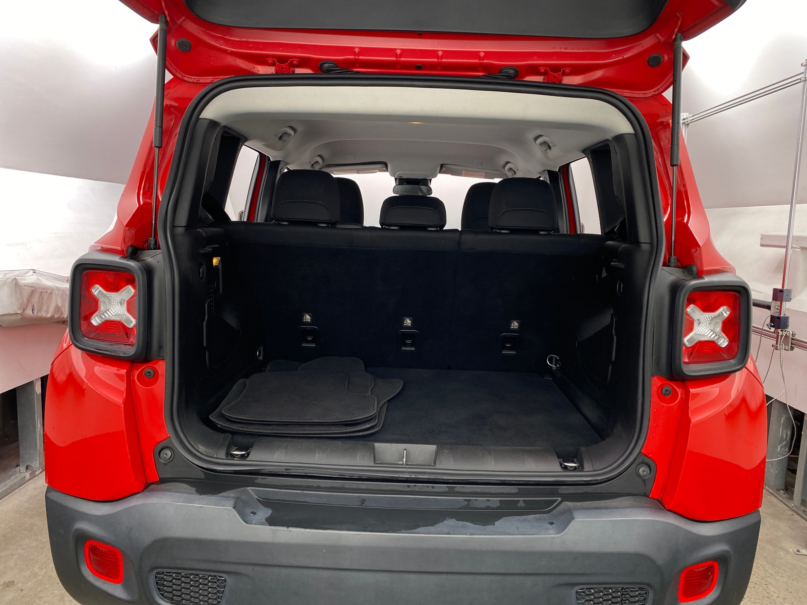 Thumbnail: 2020 Jeep Renegade - 7