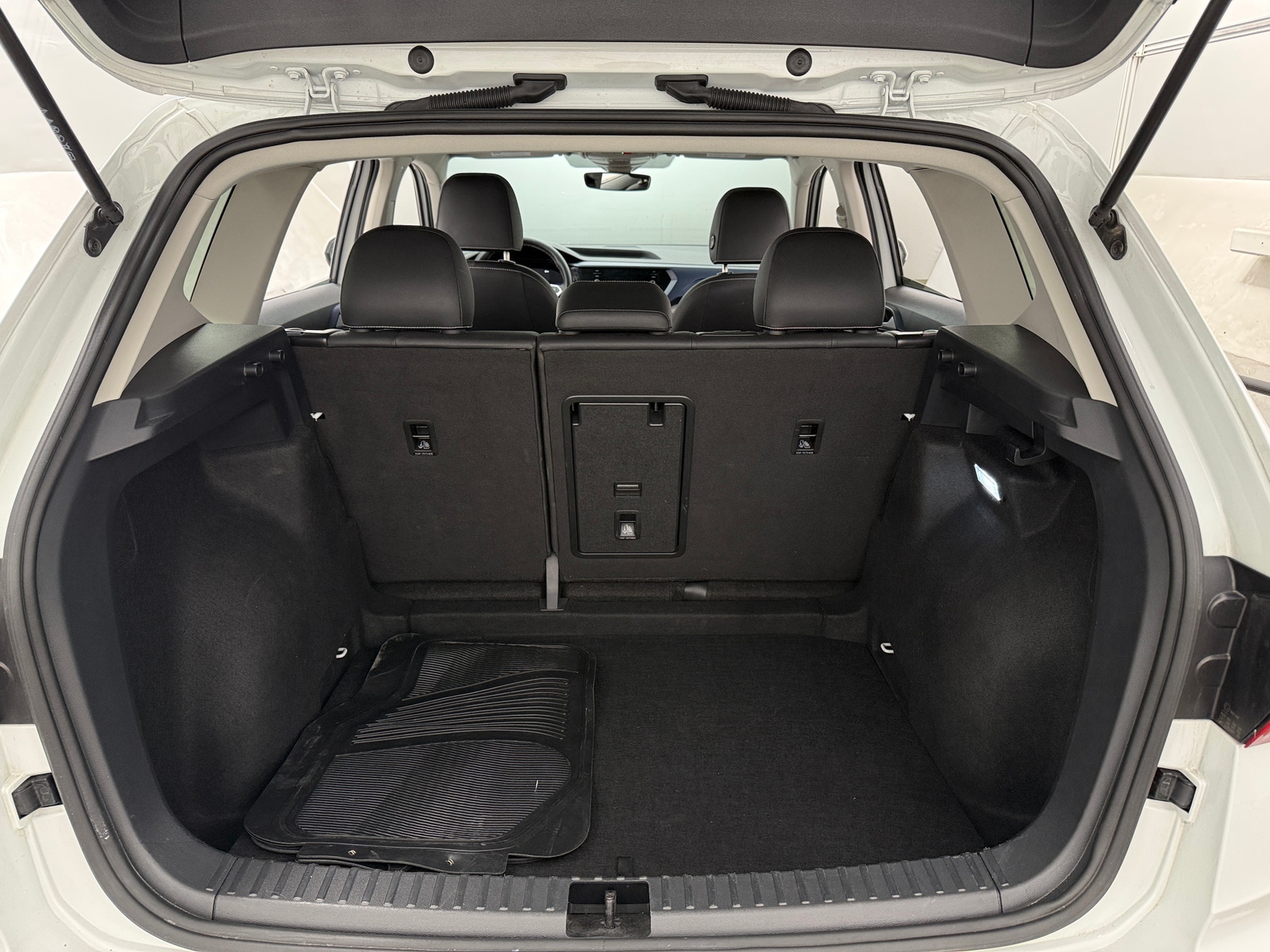 Thumbnail: 2024 Volkswagen Taos - 7