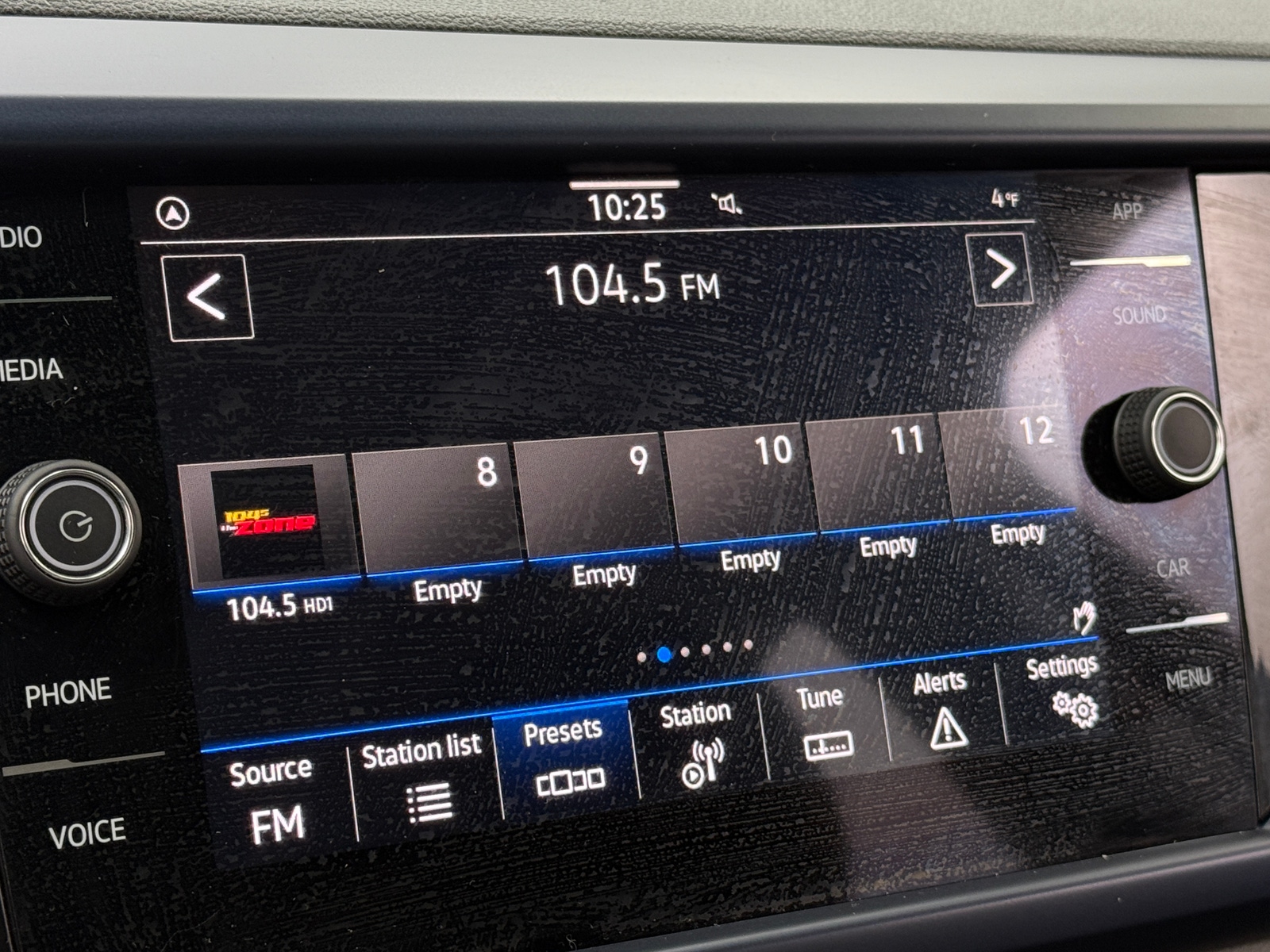 Thumbnail: 2024 Volkswagen Taos - 4