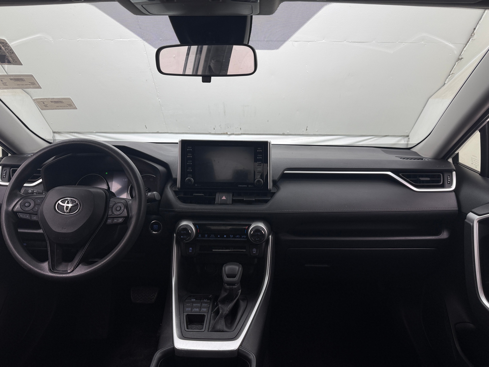 Thumbnail: 2020 Toyota RAV4 - 3