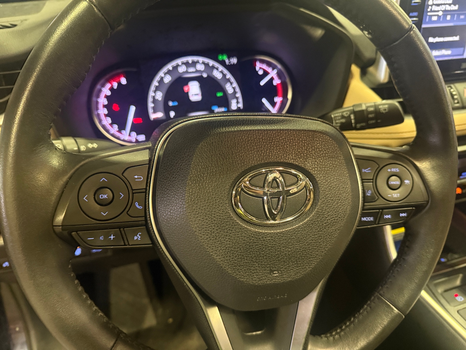 Thumbnail: 2019 Toyota RAV4 - 4