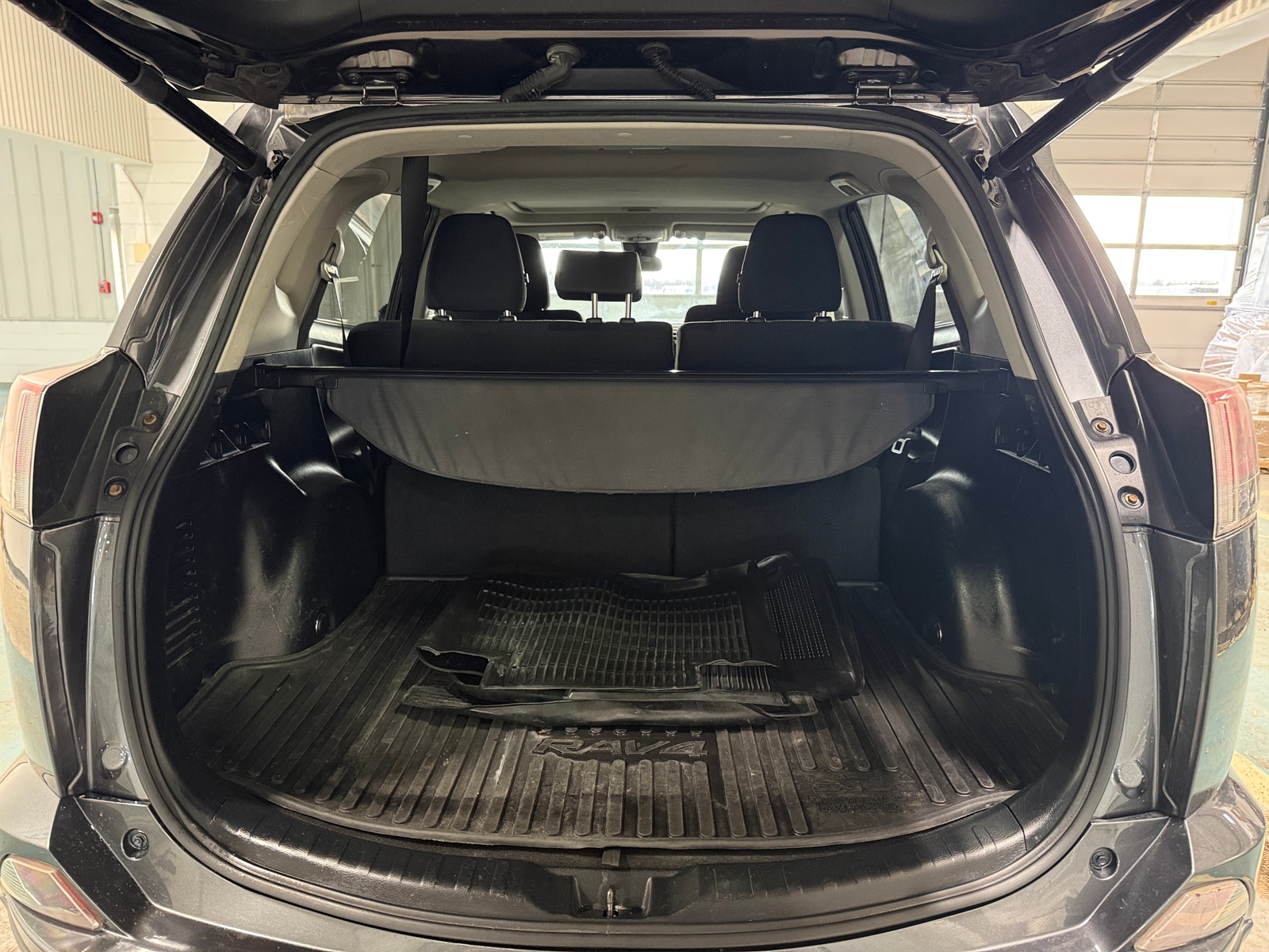 Thumbnail: 2017 Toyota RAV4 - 7