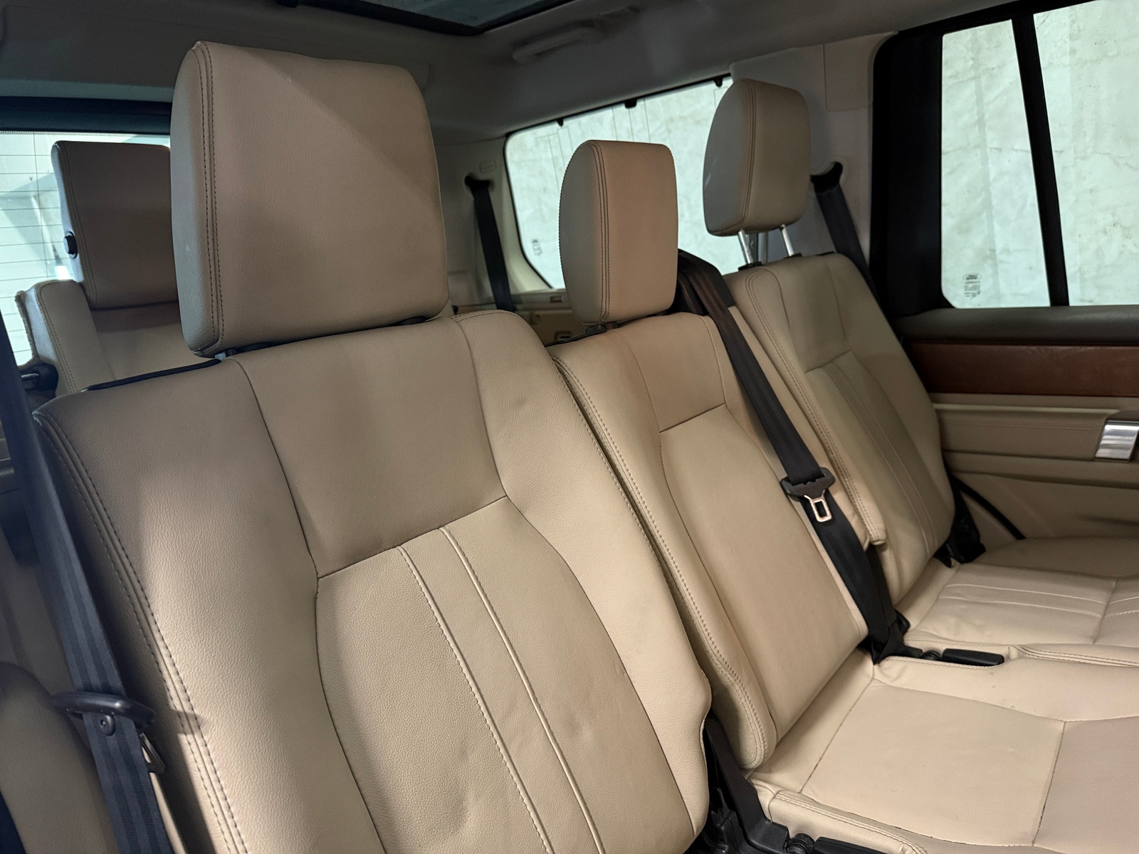 Thumbnail: 2016 Land Rover LR4 - 5