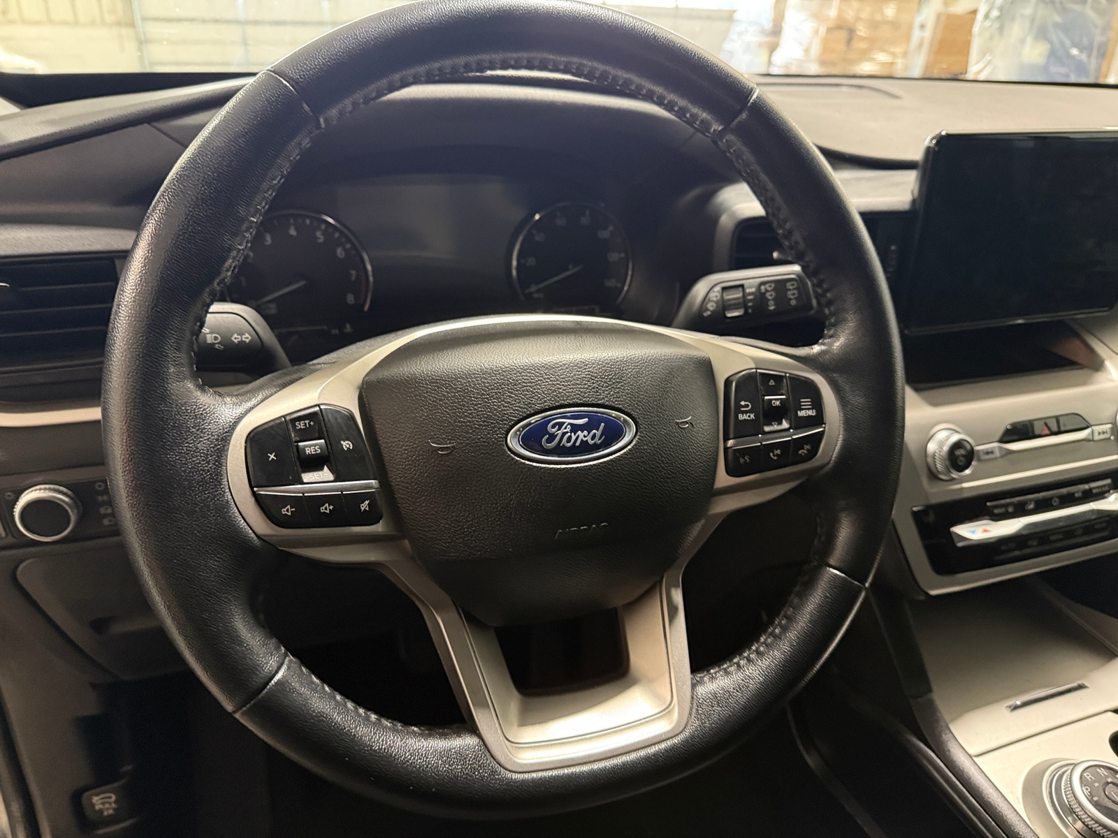 Thumbnail: 2022 Ford Explorer - 5