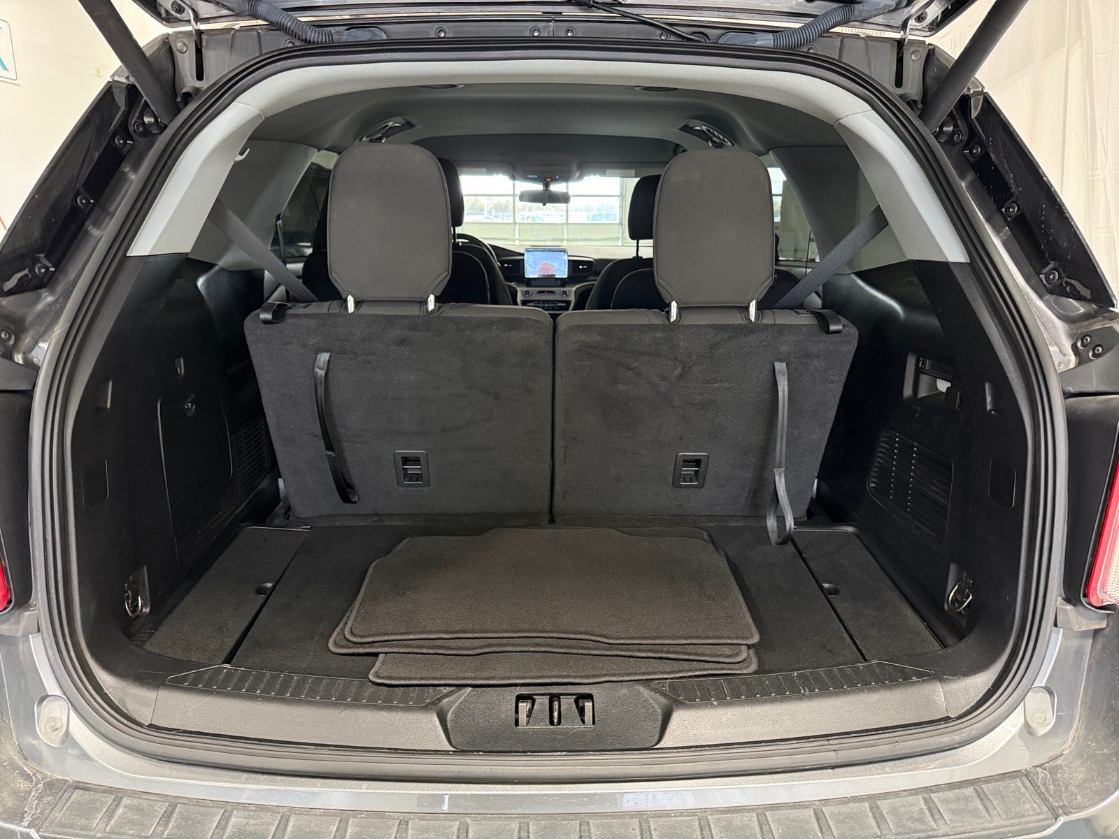 Thumbnail: 2022 Ford Explorer - 7