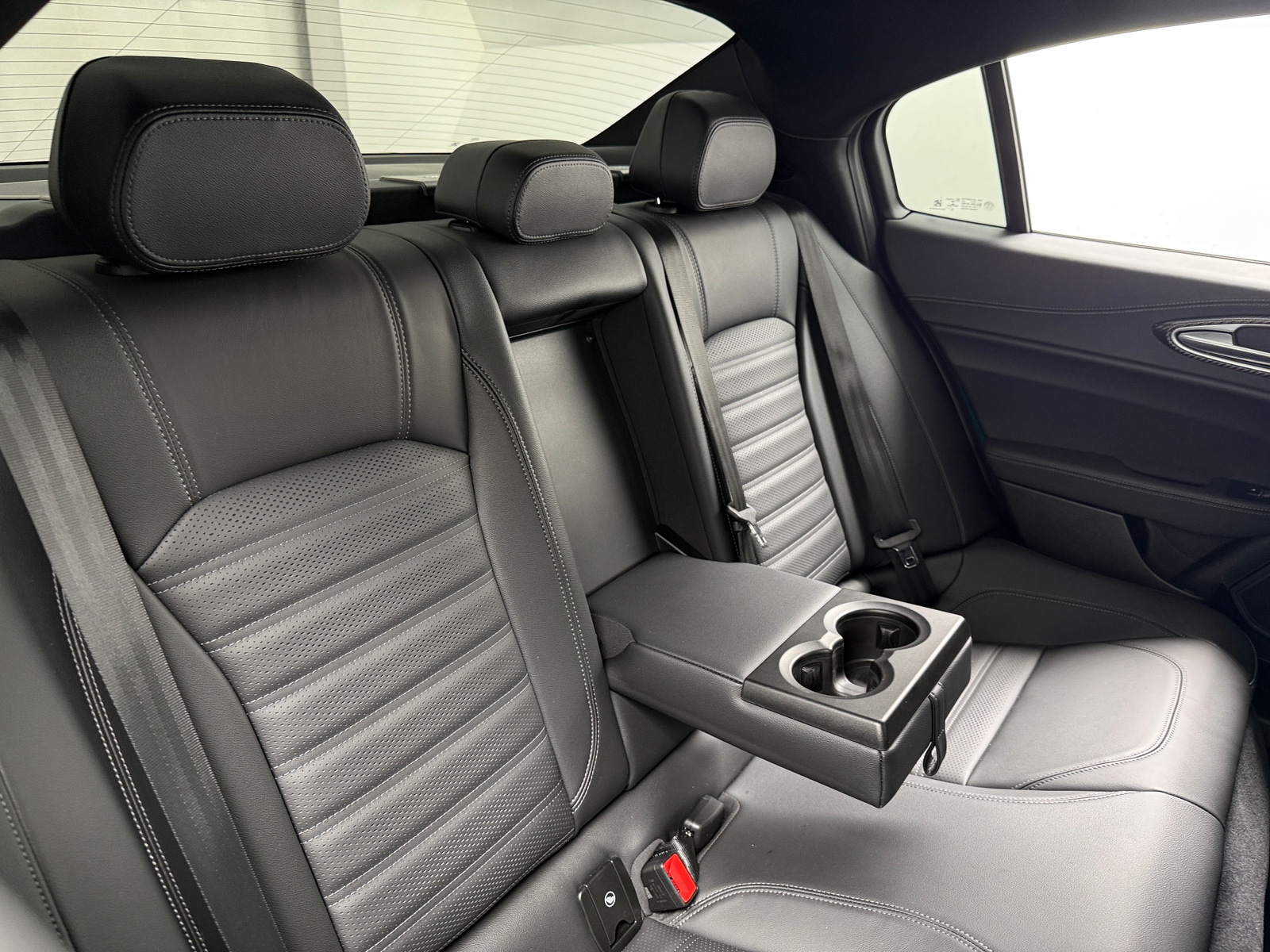 Thumbnail: 2024 Alfa Romeo Giulia - 5