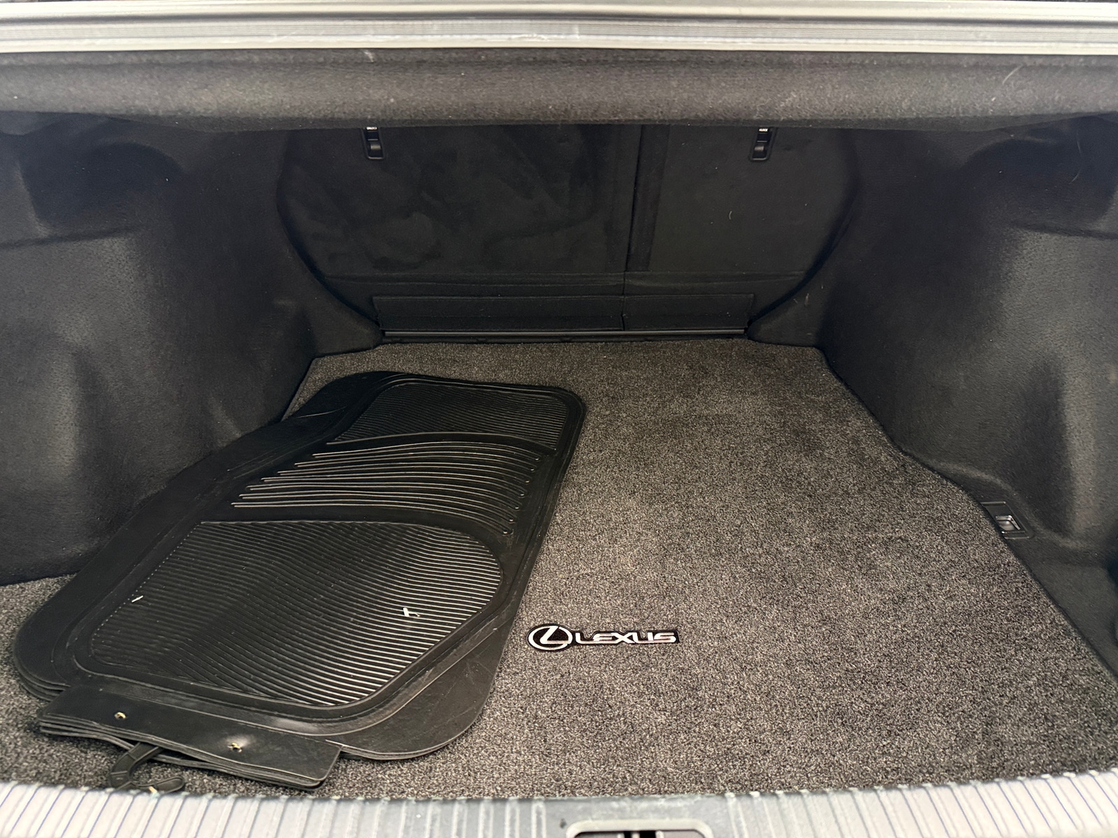 Thumbnail: 2020 Lexus IS - 6