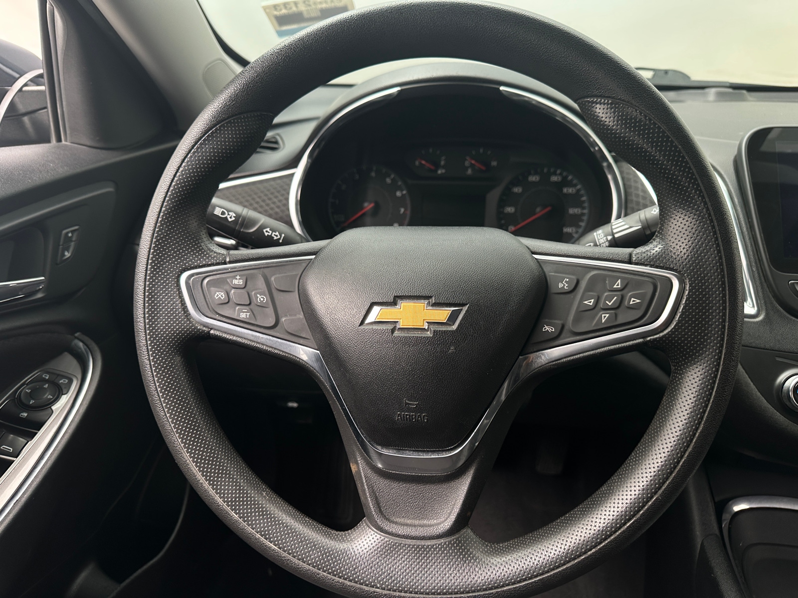 Thumbnail: 2019 Chevrolet Malibu - 5