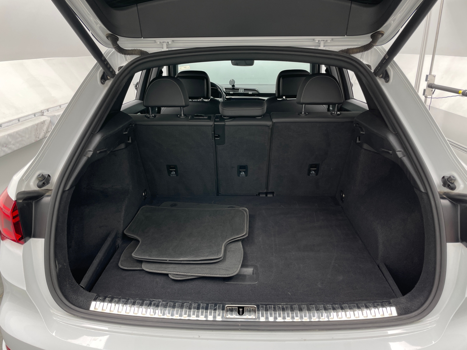 Thumbnail: 2021 Audi Q3 - 6