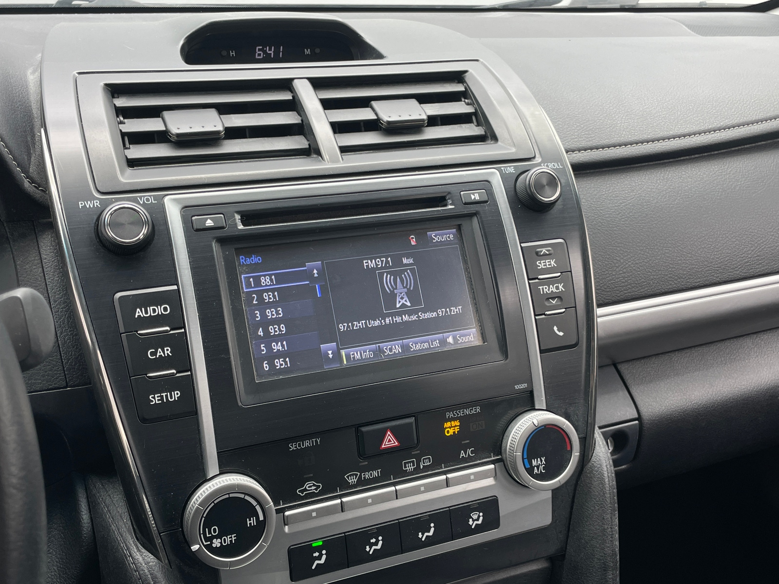 Thumbnail: 2014 Toyota Camry - 4