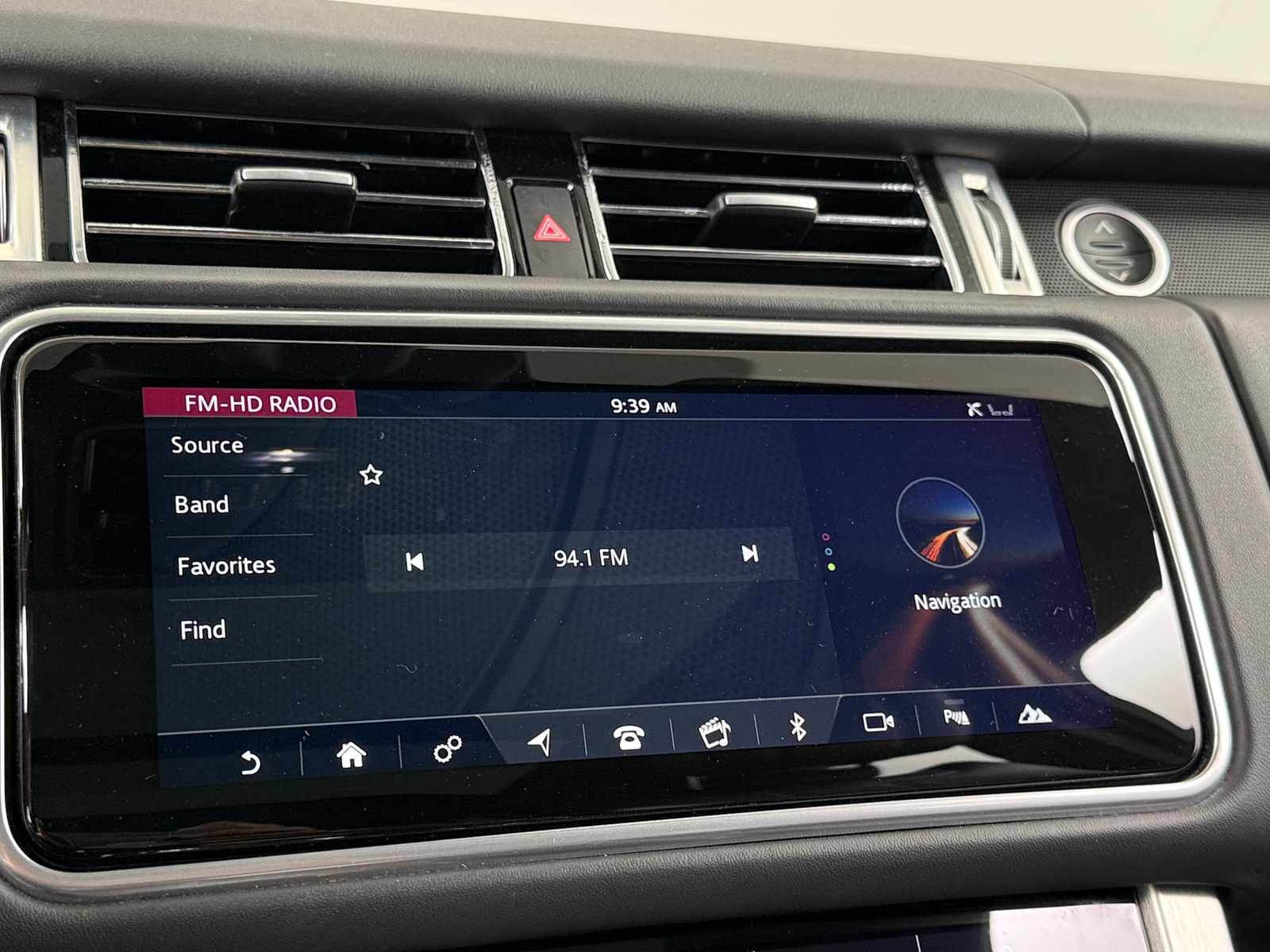 Thumbnail: 2020 Land Rover Range Rover - 3