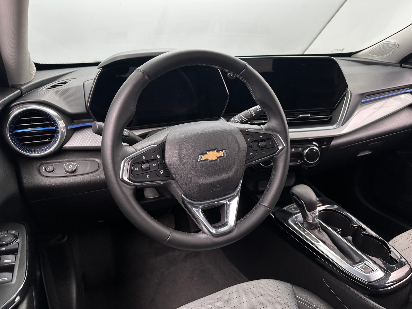 Thumbnail: 2025 Chevrolet Trax - 5