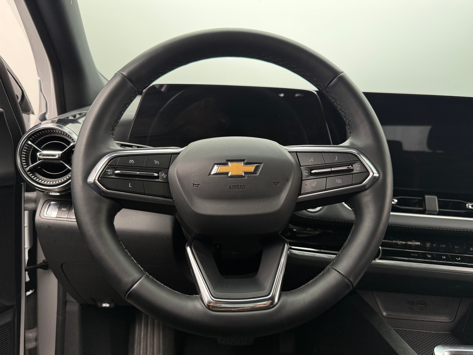 Thumbnail: 2025 Chevrolet Equinox - 5