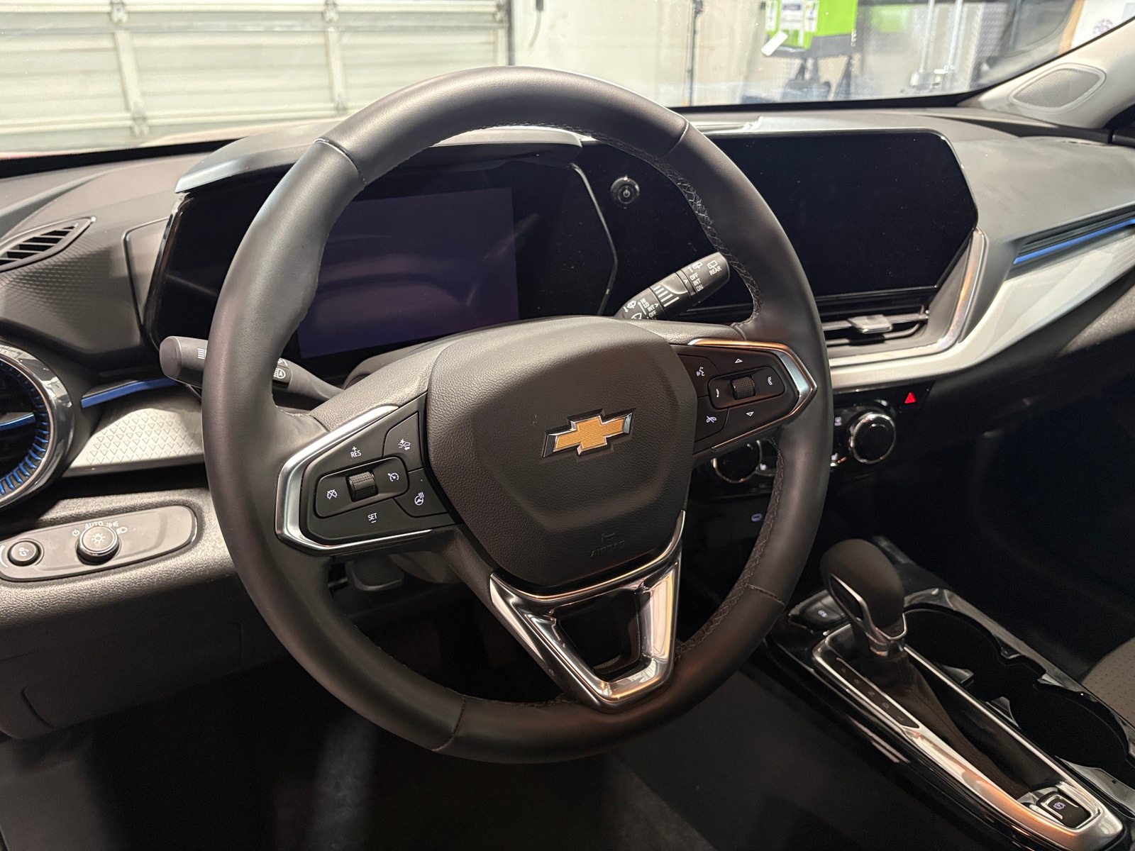 Thumbnail: 2025 Chevrolet Trax - 5