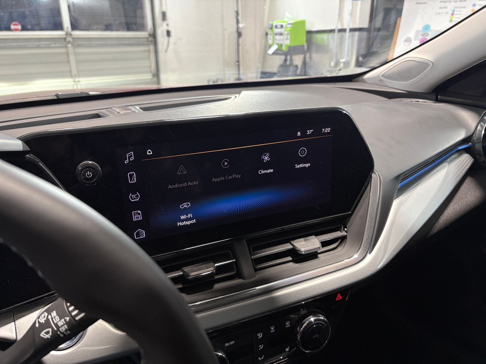 Thumbnail: 2025 Chevrolet Trax - 4