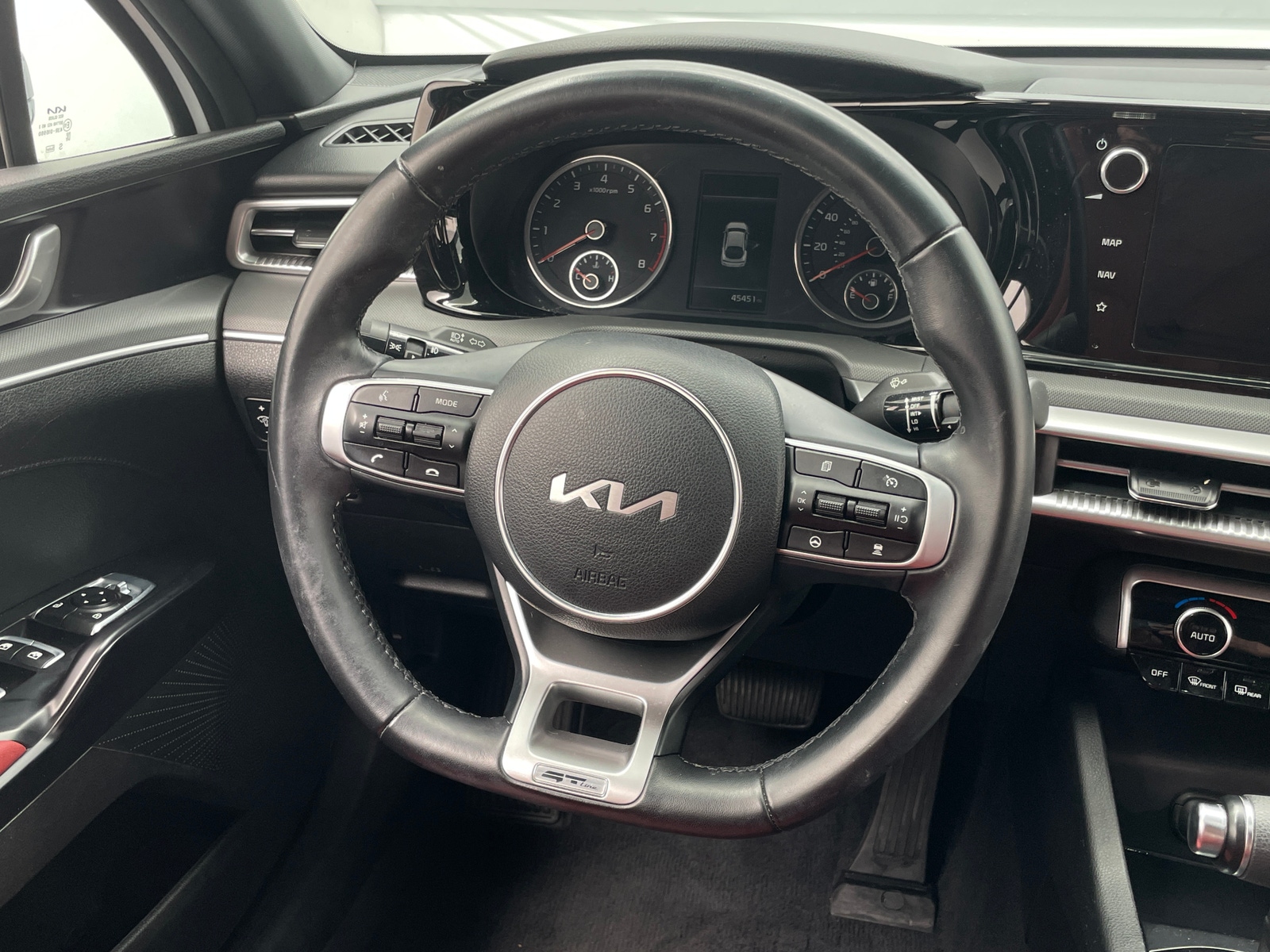 Thumbnail: 2023 Kia K5 - 4