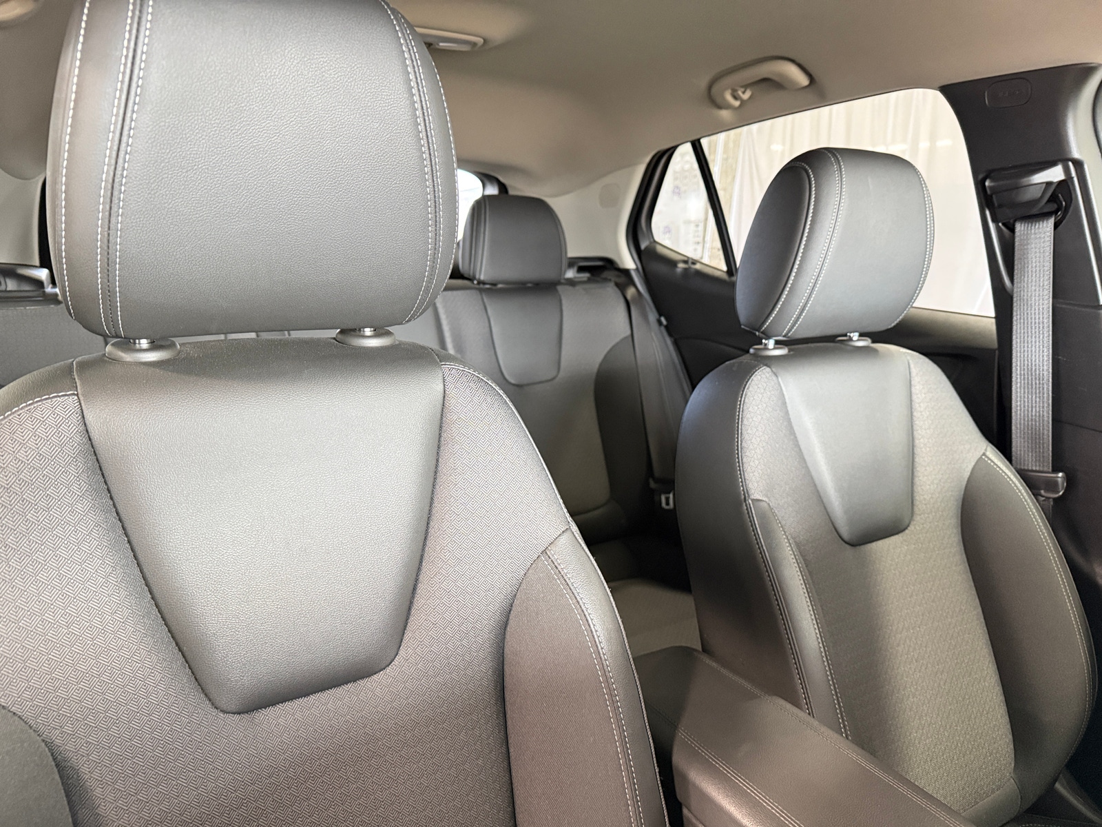 Thumbnail: 2025 Buick Encore GX - 2