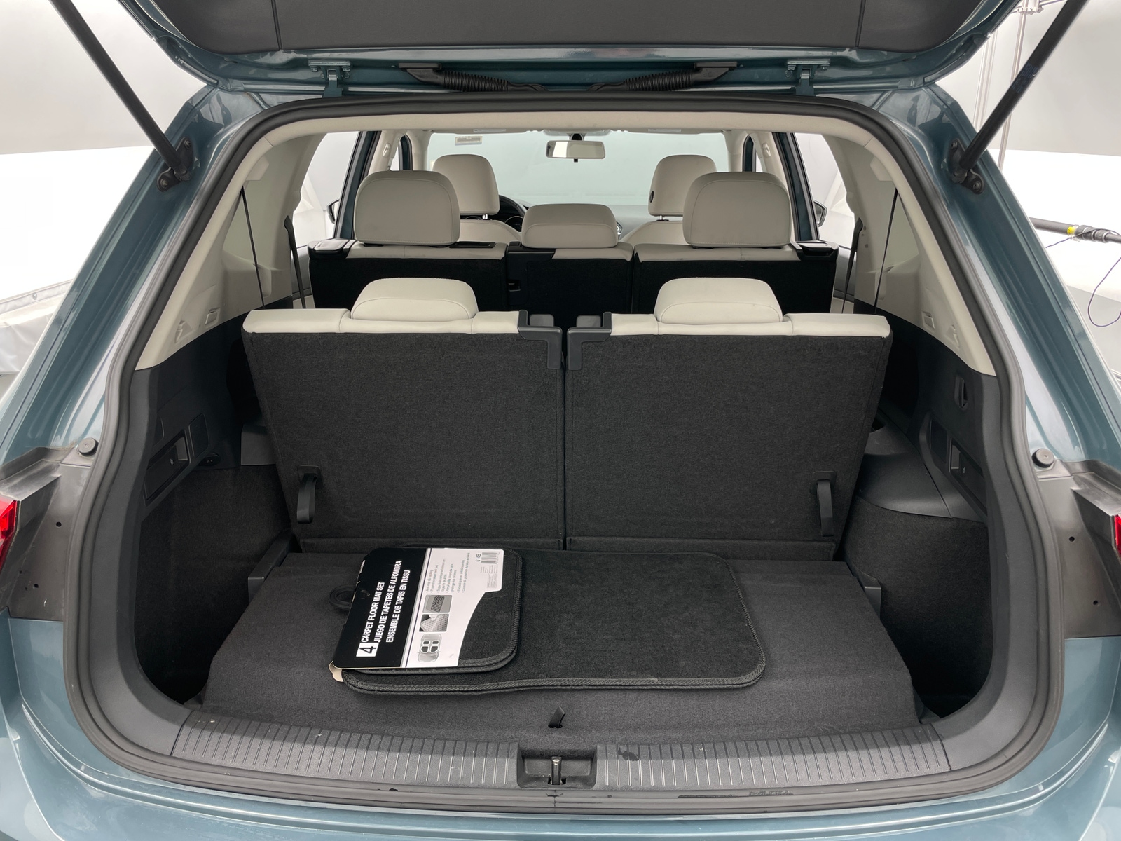 Thumbnail: 2020 Volkswagen Tiguan - 6