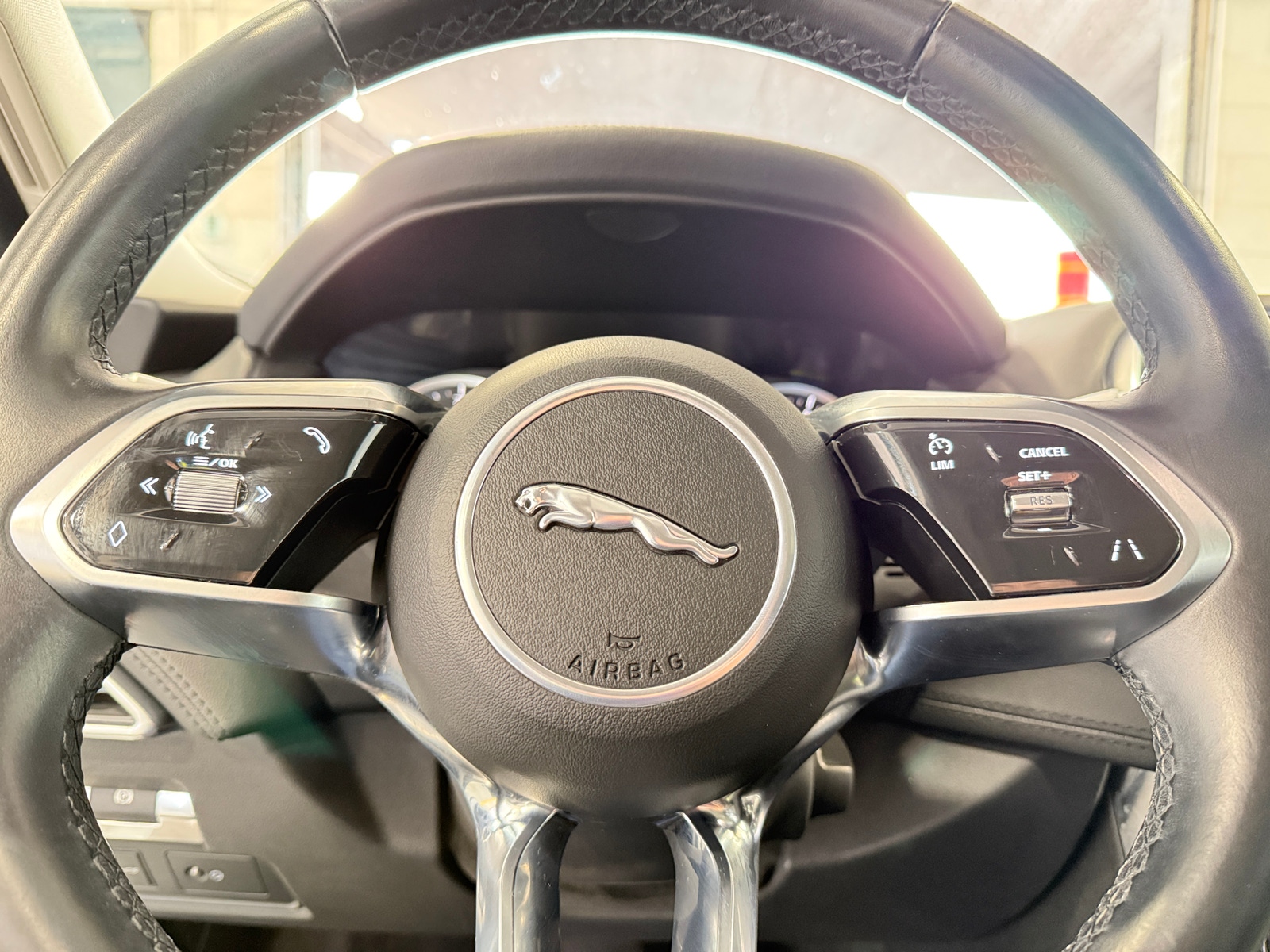 Thumbnail: 2020 Jaguar XE - 4