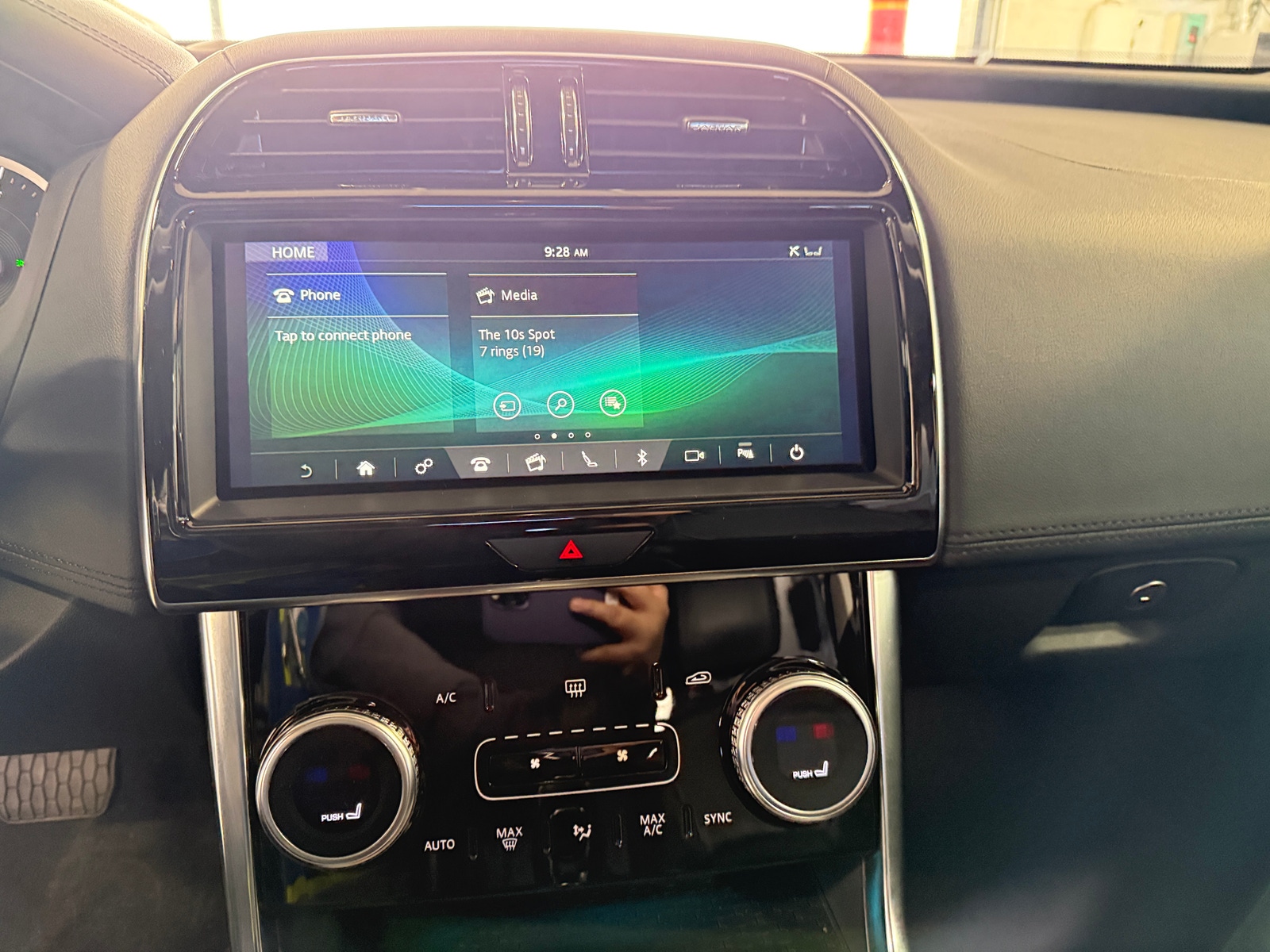 Thumbnail: 2020 Jaguar XE - 3