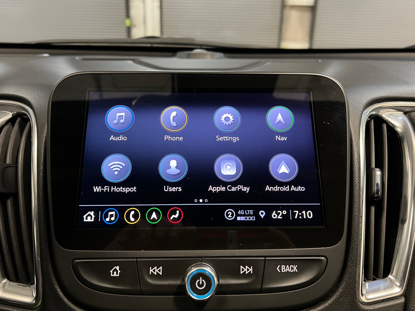 Thumbnail: 2024 Chevrolet Malibu - 3