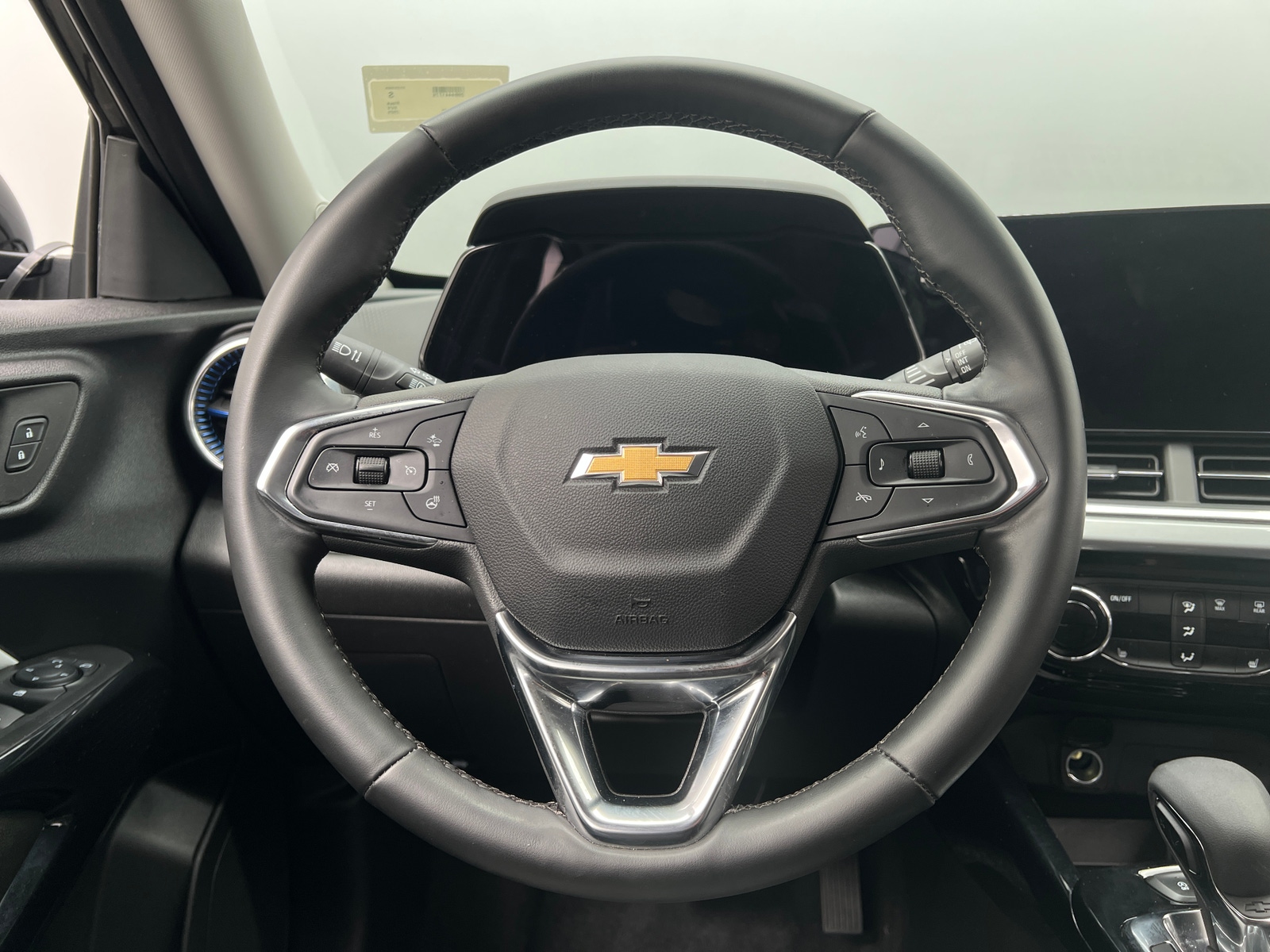 Thumbnail: 2025 Chevrolet Trax - 5