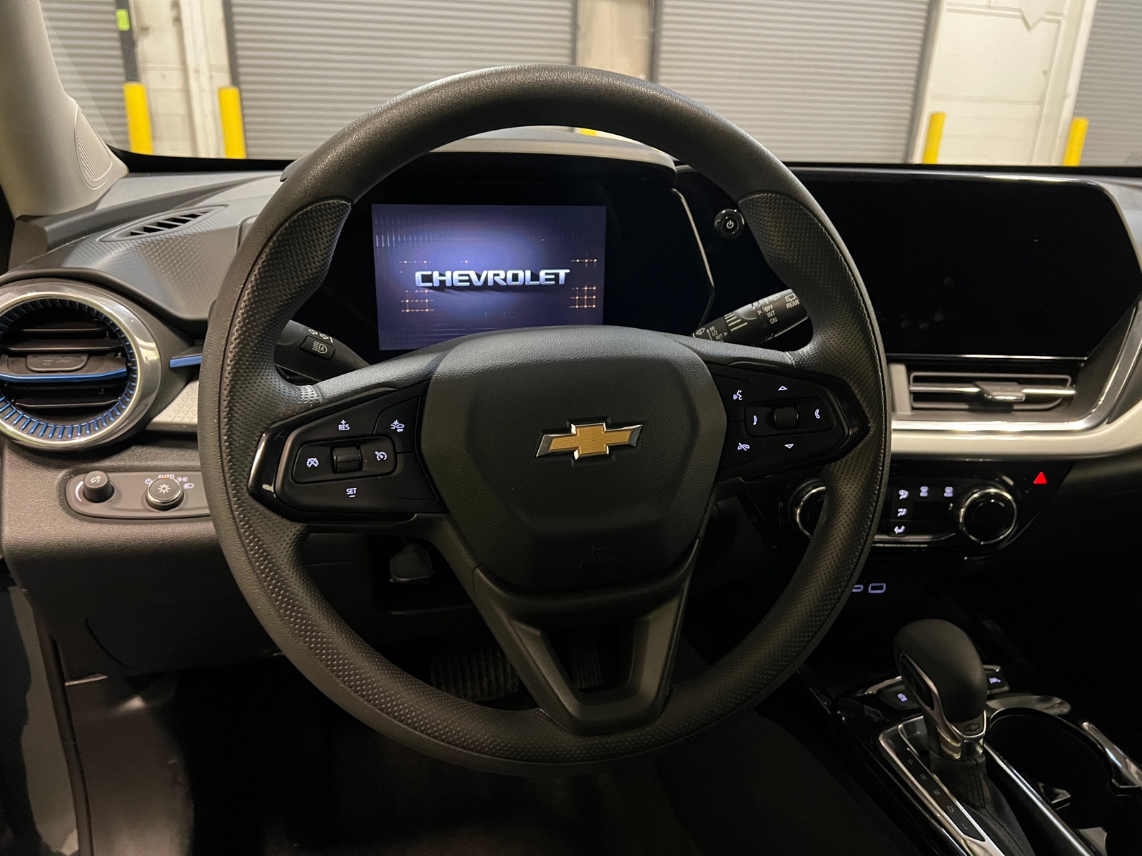 Thumbnail: 2025 Chevrolet Trax - 5