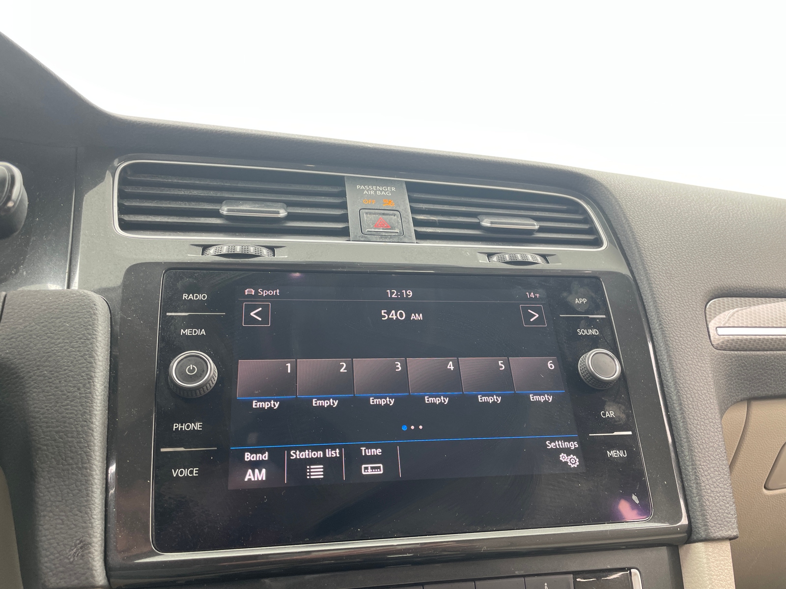 Thumbnail: 2018 Volkswagen Golf - 3